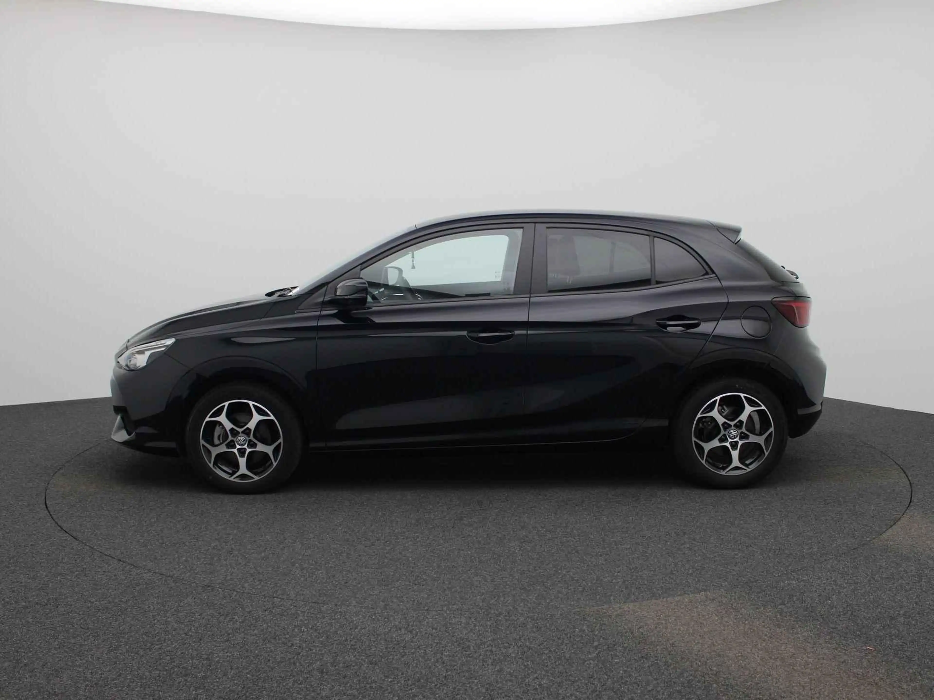 MG MG3 Hybrid+ Luxury — photo 2