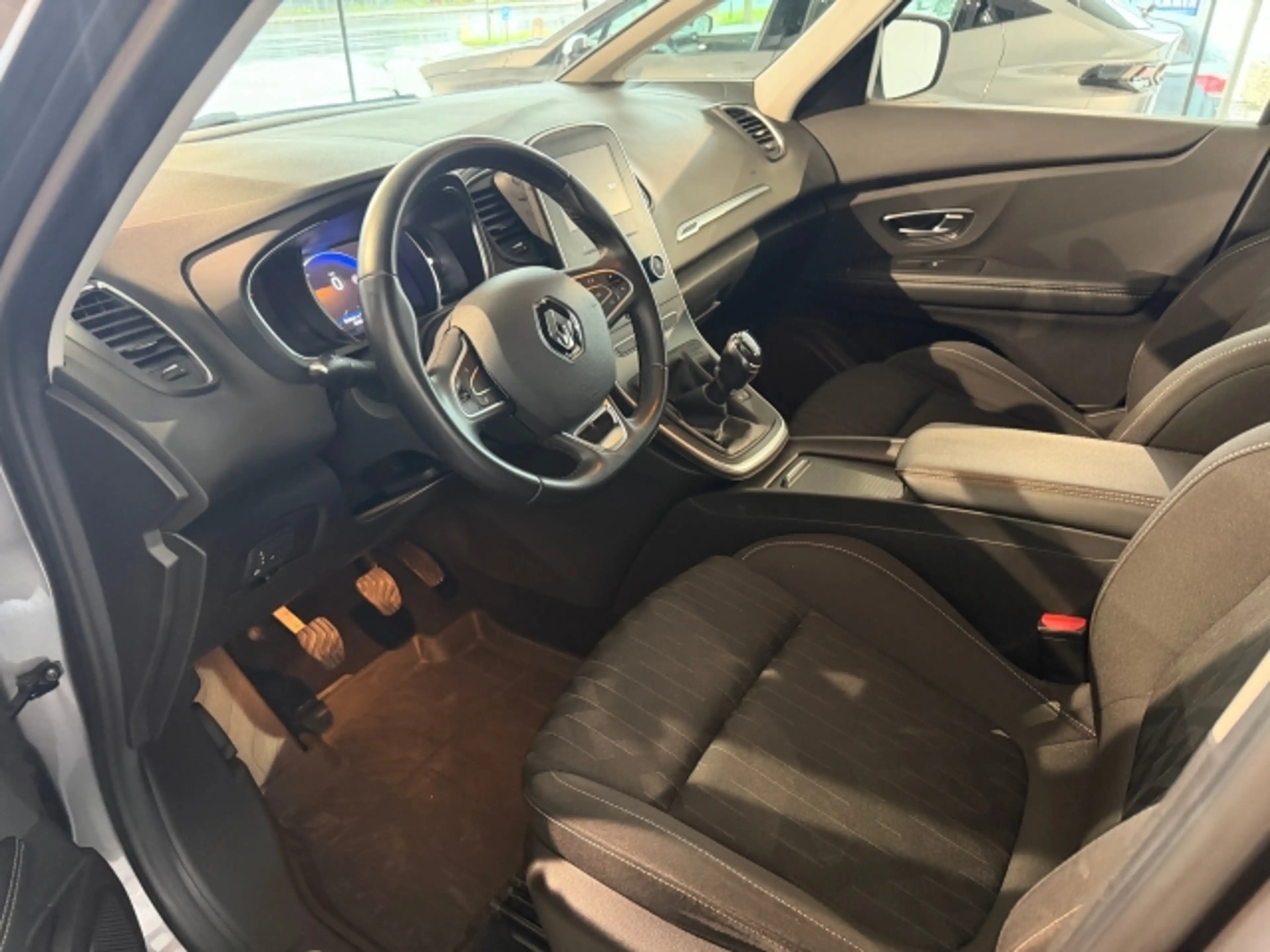 Renault Scenic Scenic Limited1,3TCE — photo 7