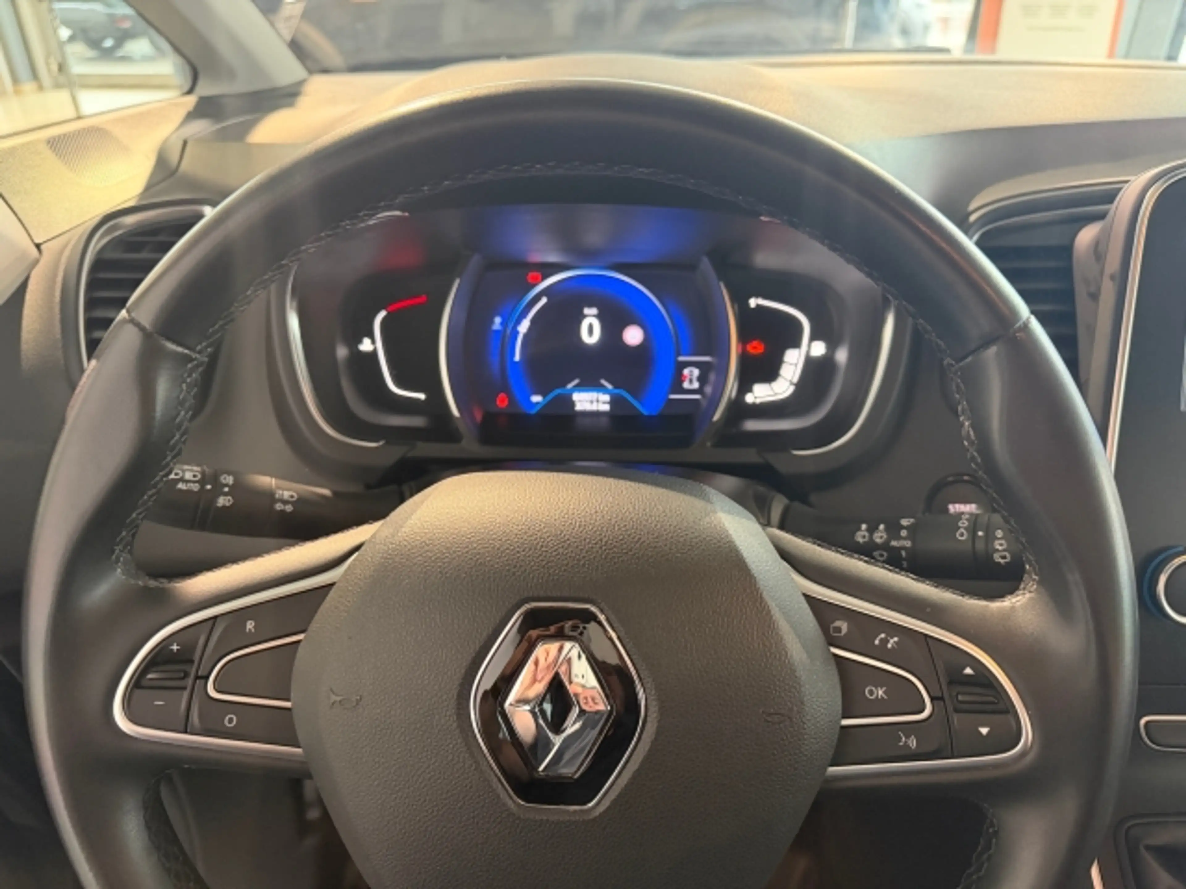 Renault Scenic Scenic Limited1,3TCE — photo 12