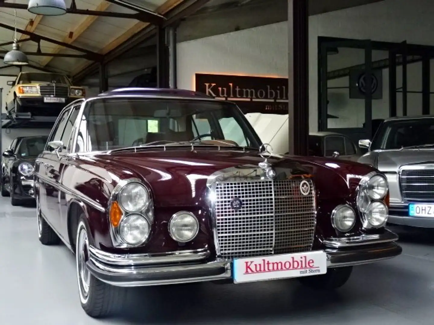 Mercedes-Benz 280 3,5 Rot - 1