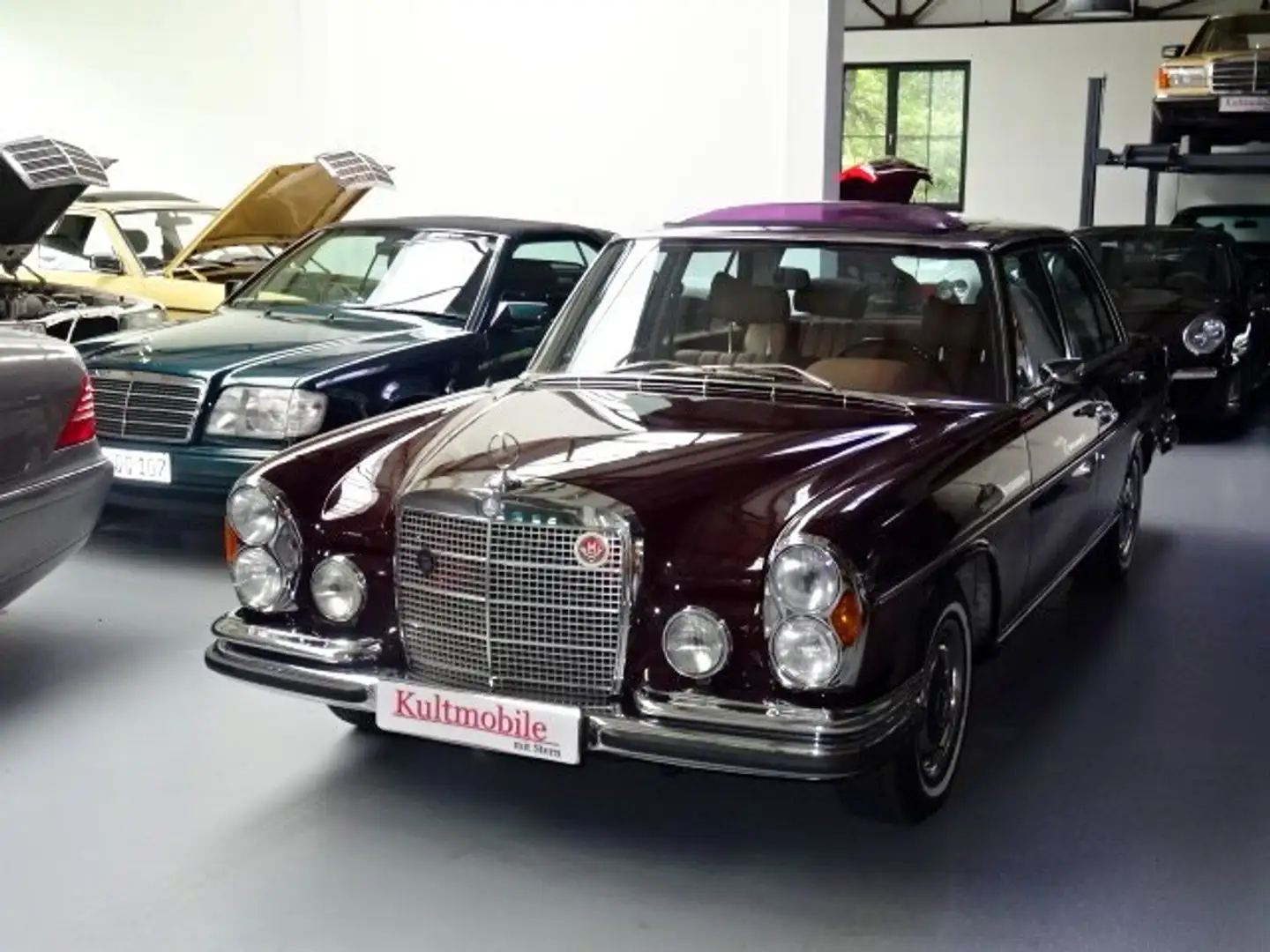 Mercedes-Benz 280 3,5 Rot - 2