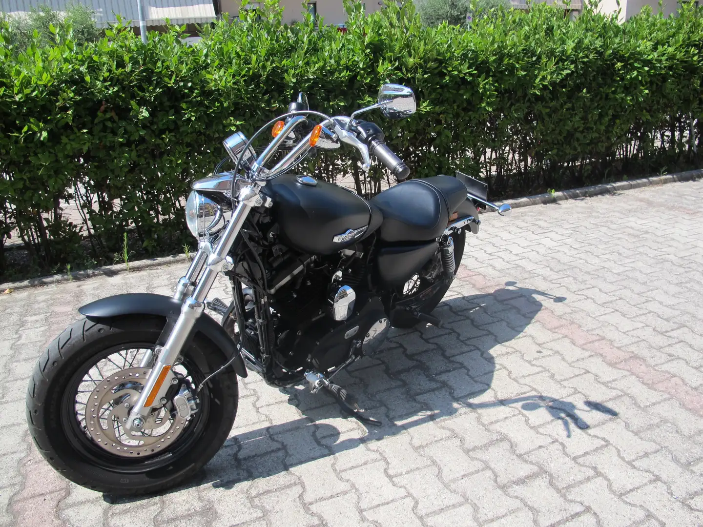 Harley-Davidson Sportster 1200 Black - 1