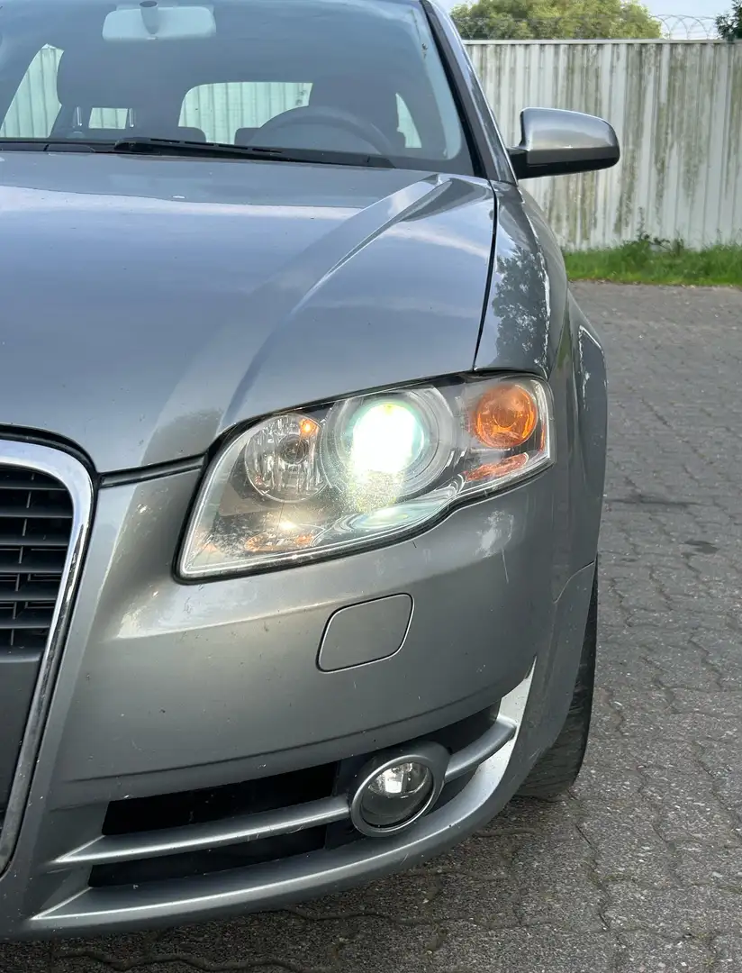 Audi A4 Avant 2.0 TDI DPF Xenon AHK TÜV 11.2025 Grau - 2