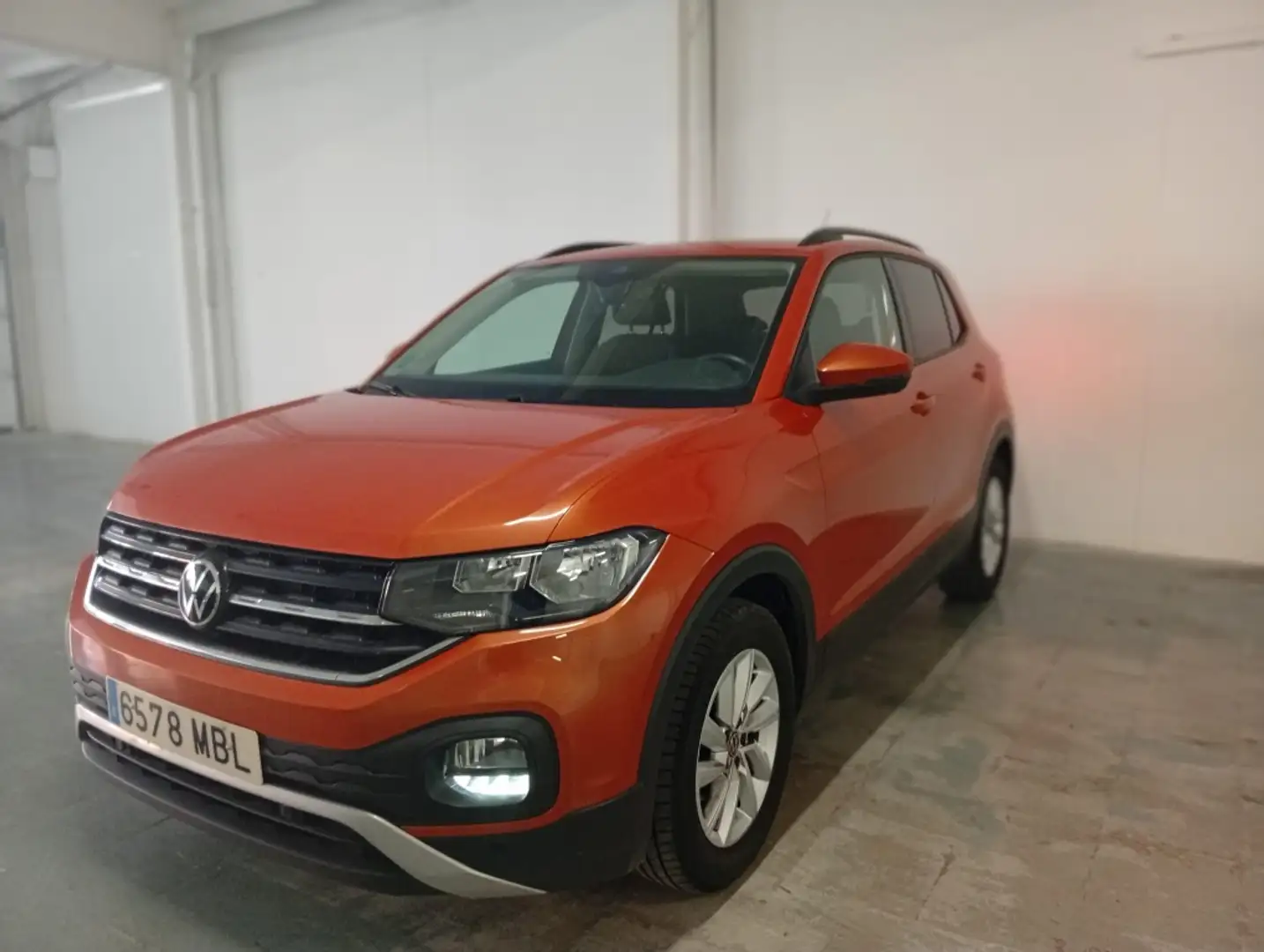 Volkswagen T-Roc 1.0 TSI Advance 81kW Naranja - 2