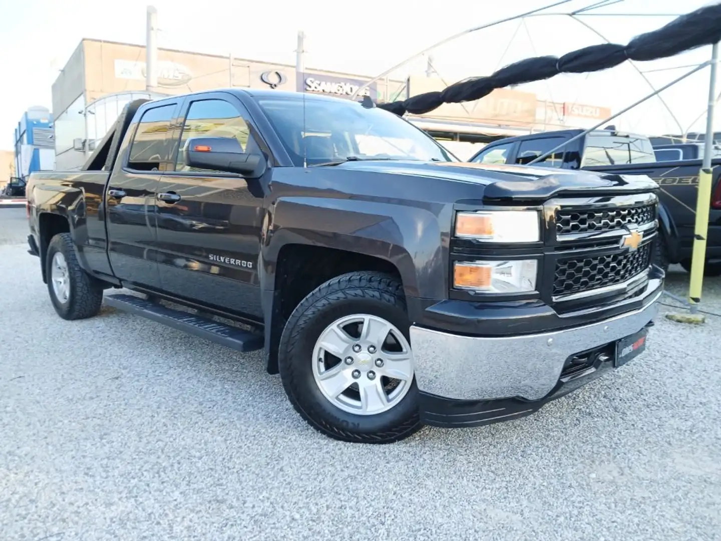 Chevrolet Silverado LT 5.3 L V8 EcoTec3 Grau - 2