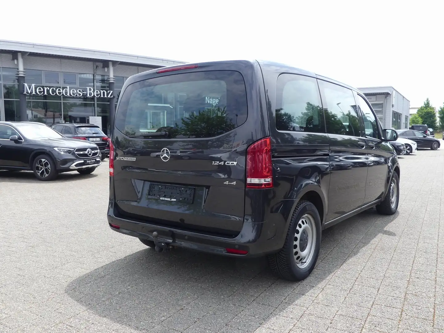 Mercedes-Benz Vito 124 CDI 4x4 Tourer PRO Kompakt Grijs - 2