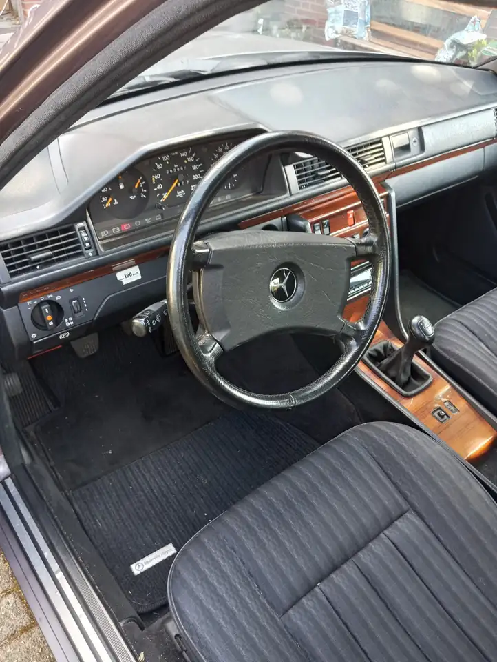 Mercedes-Benz E 200, foto 6
