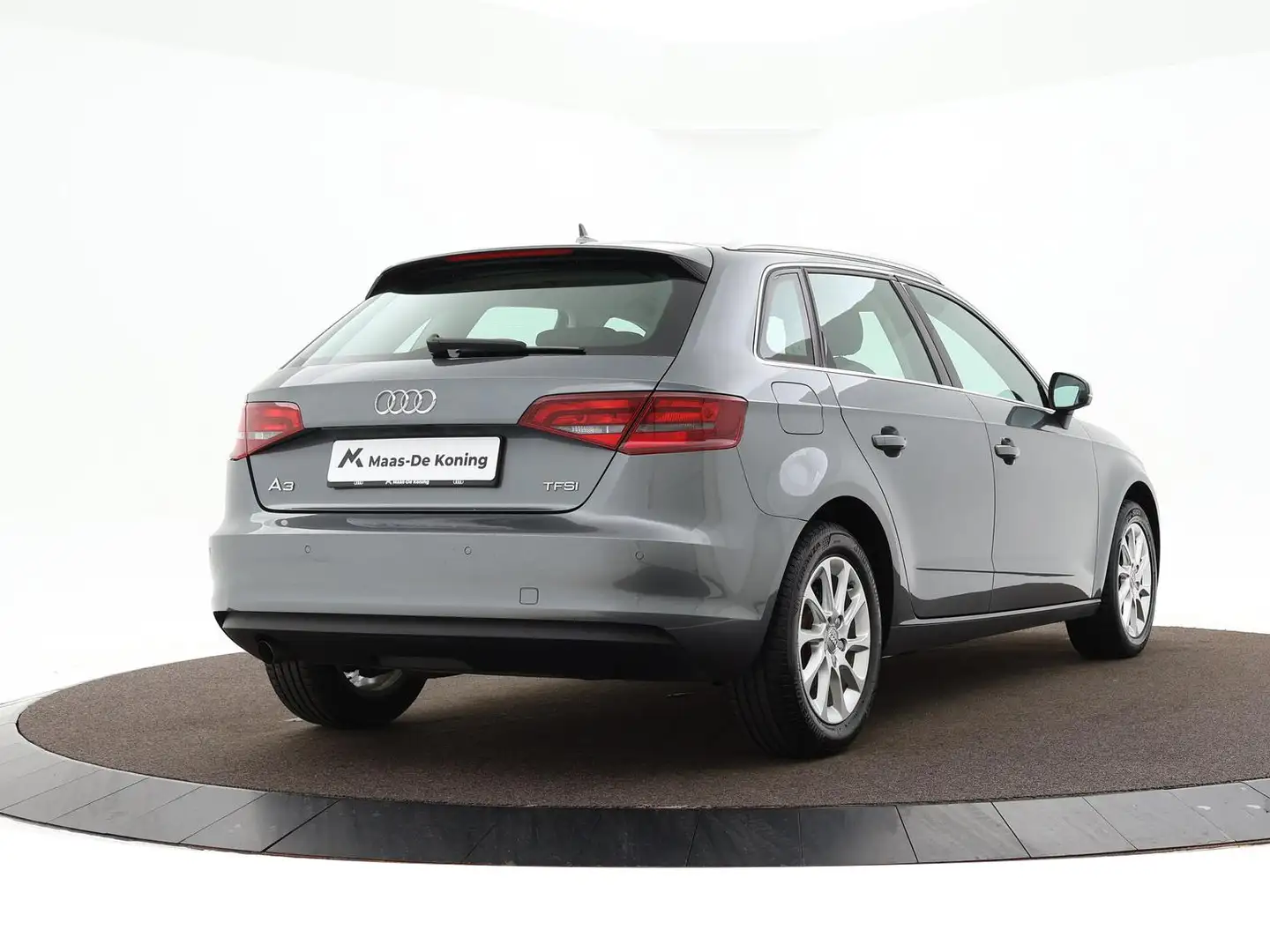 Audi A3 Sportback 1.2 Tfsi 110pk Attraction Pro Line · Air Grigio - 2