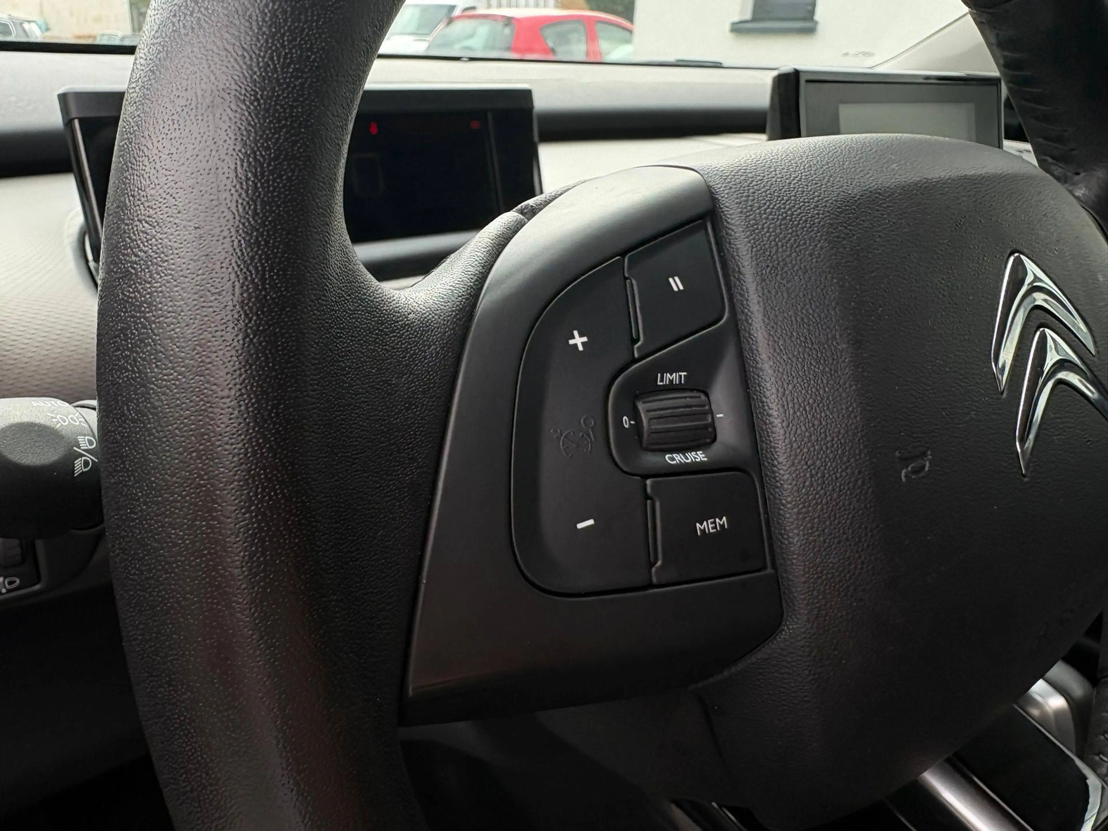 Citroen C4 Cactus Shine Automatik/Tempomat/Klima — photo 13