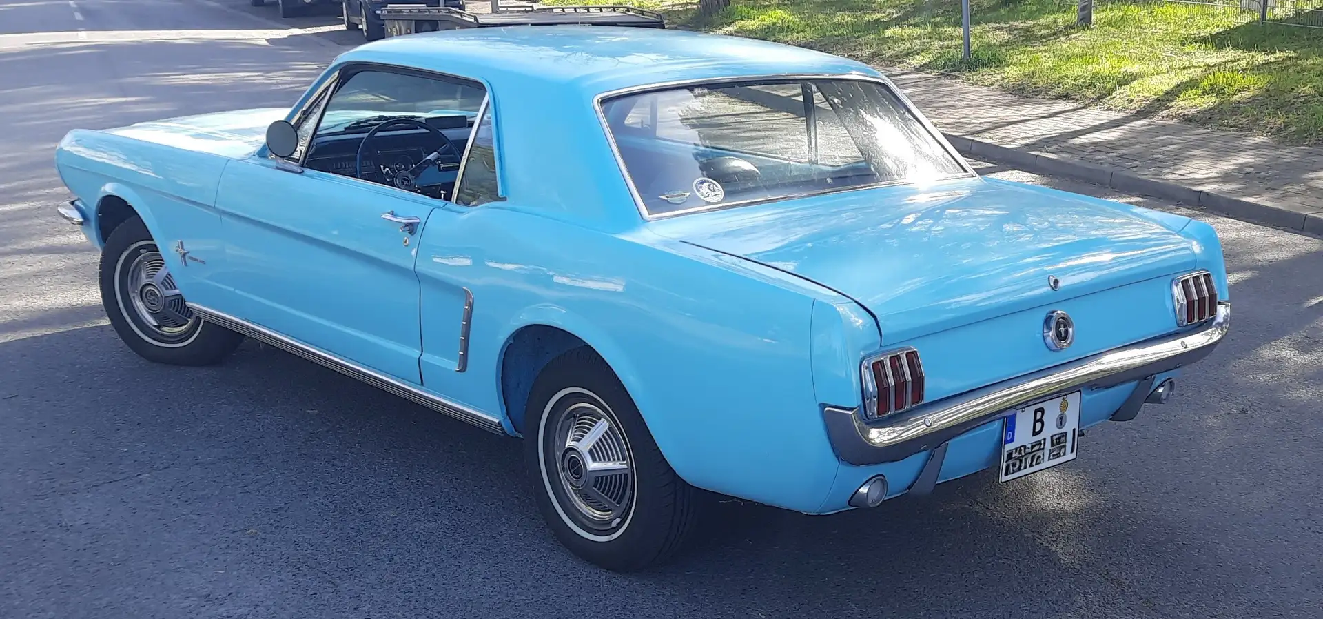 Ford Mustang Reihen 6 Zylinder, Tüv neu, seltene Seatbench Blau - 2