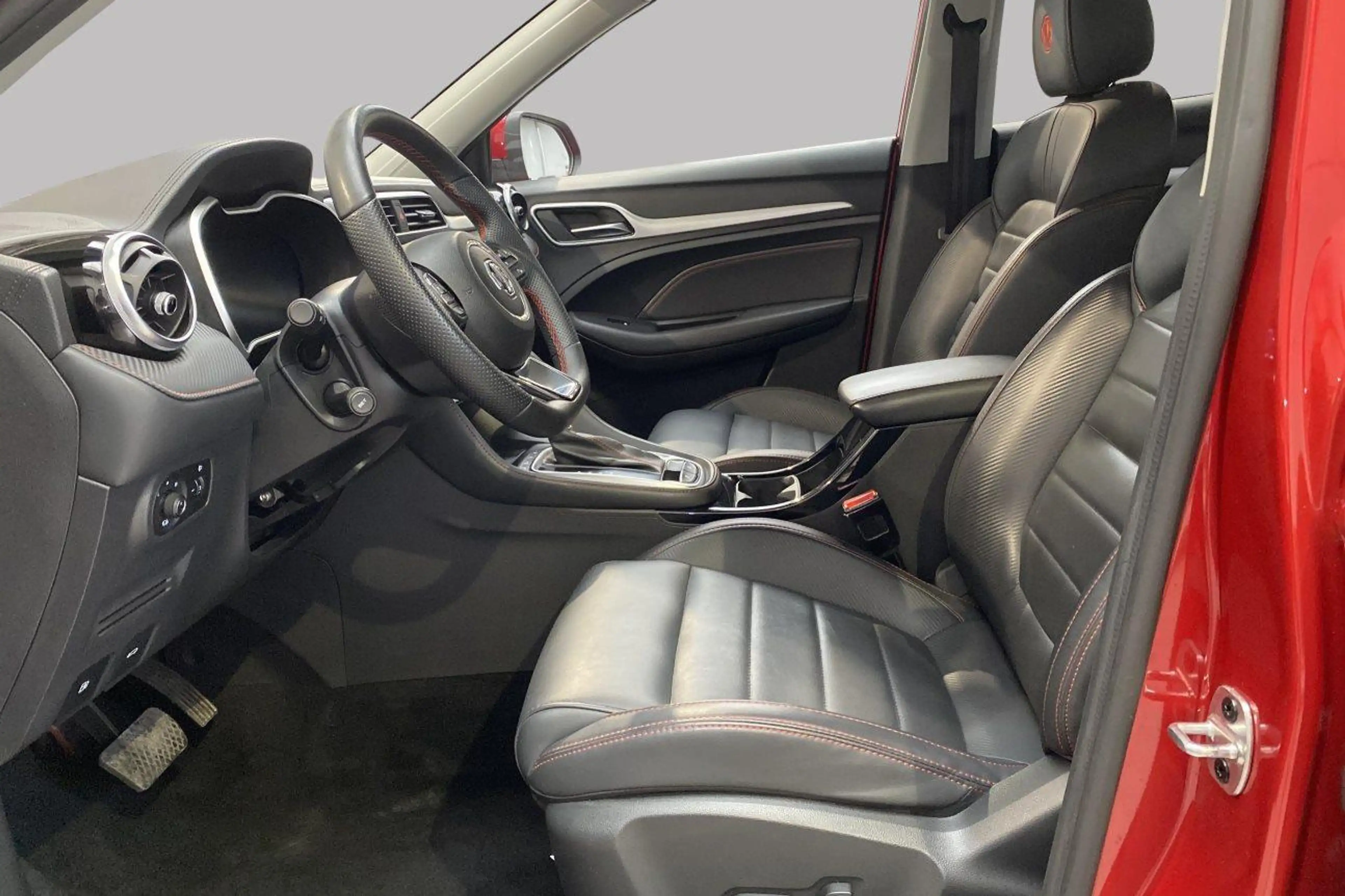 MG ZS Luxury — photo 10