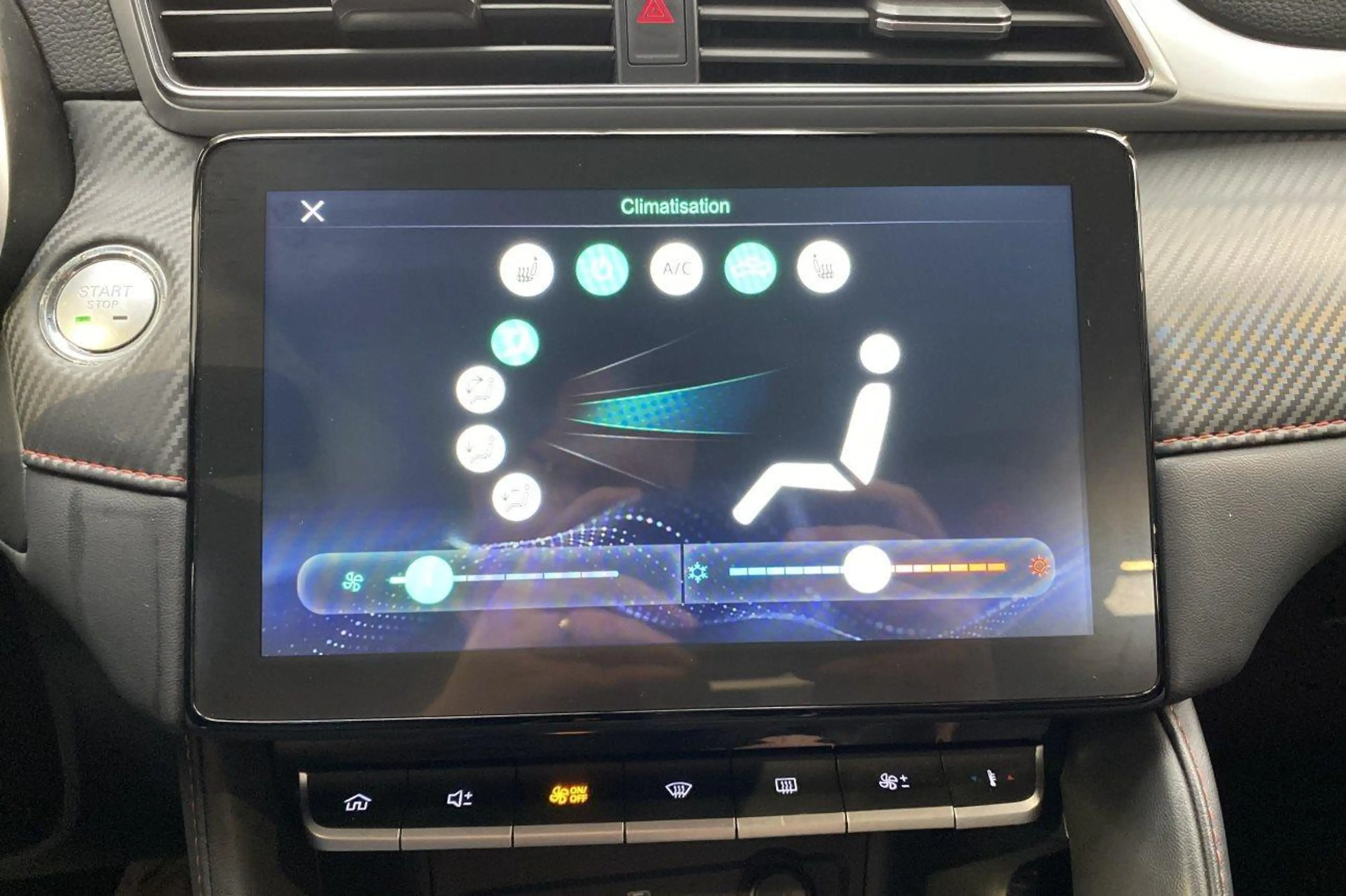 MG ZS Luxury — photo 15