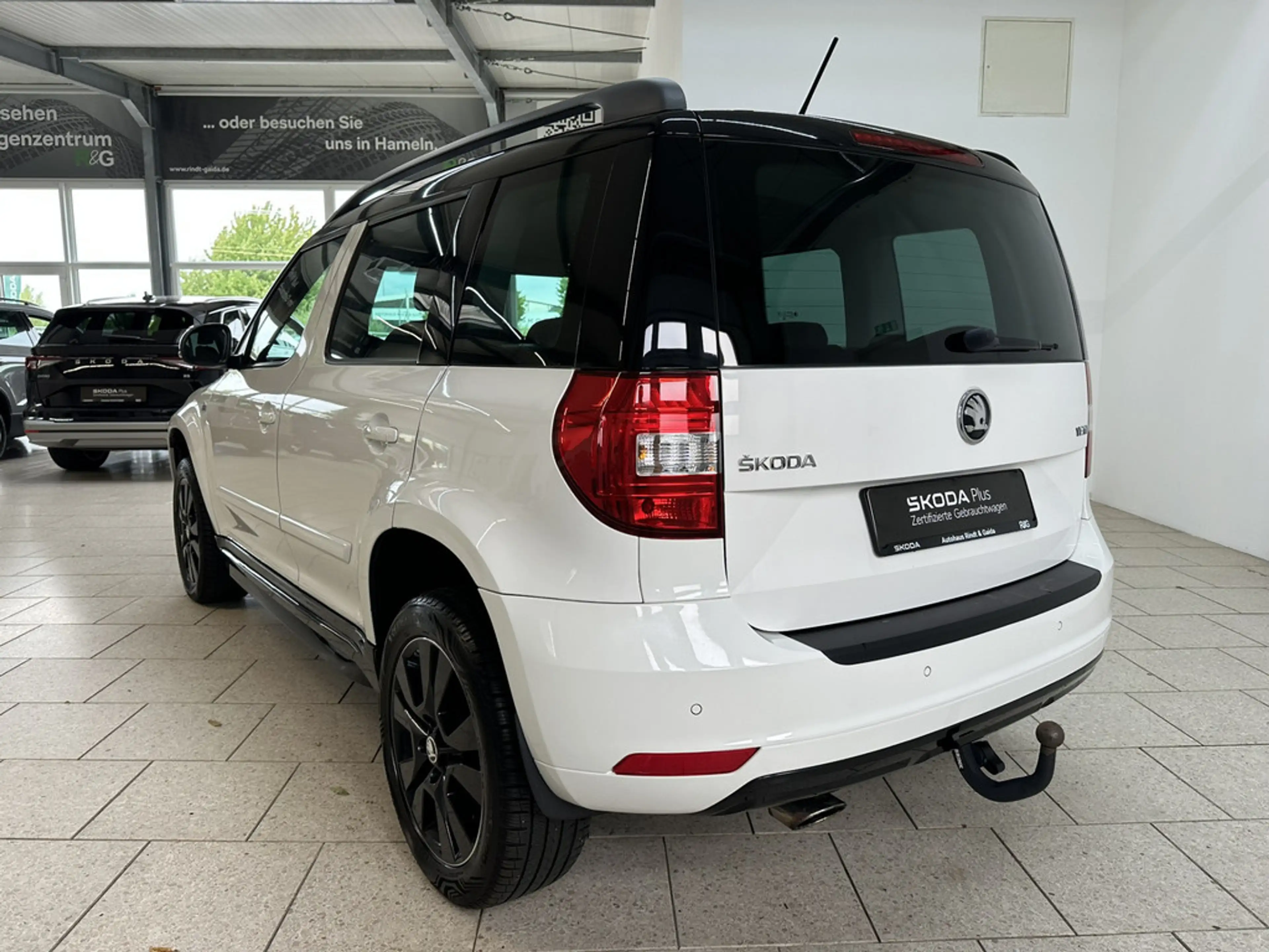 Skoda Yeti 1.2l TSI Monte Carlo KLIMA PDC SHZ XENON — photo 4
