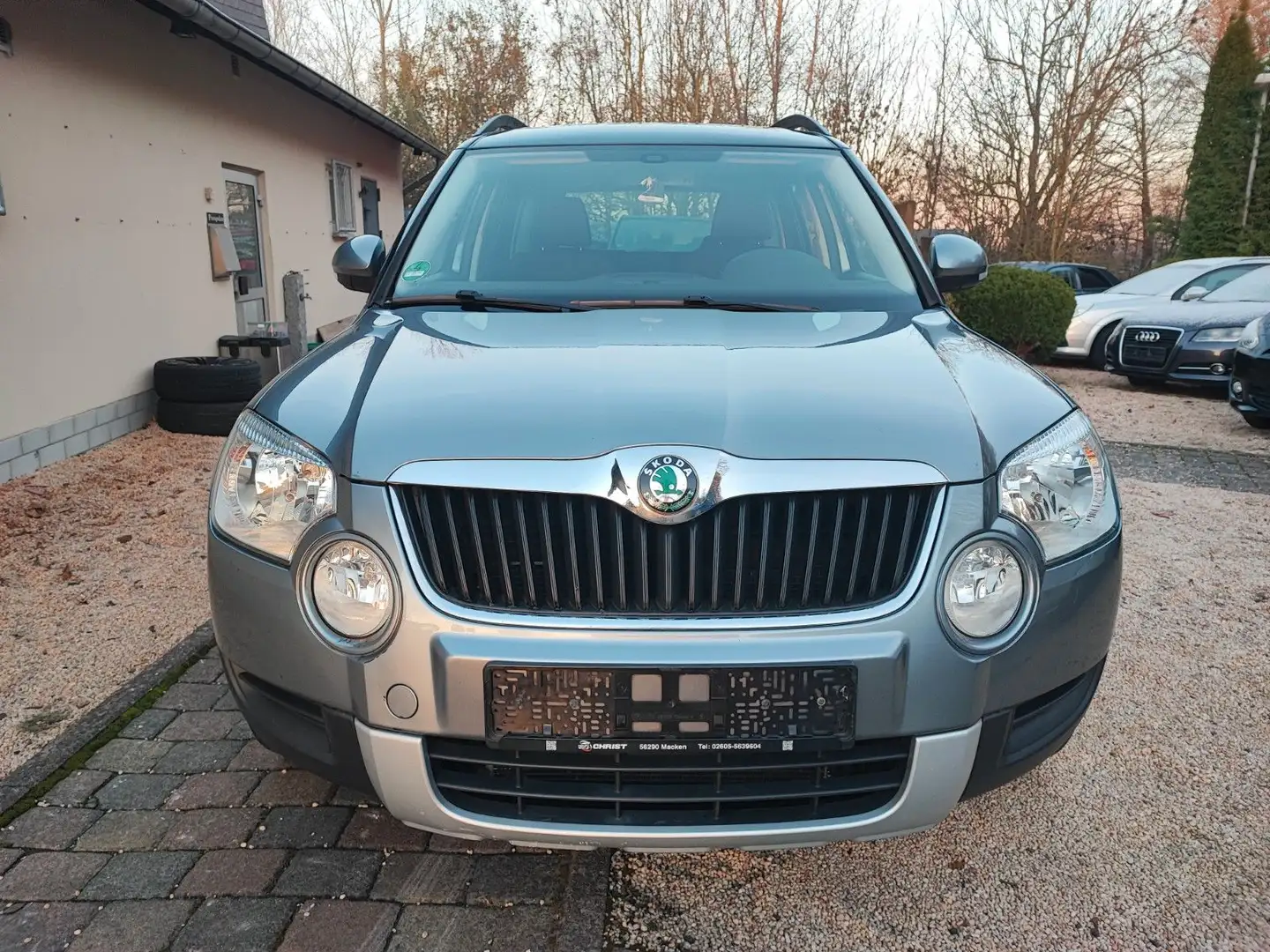 Skoda Yeti Ambition Plus Edition Gris - 2