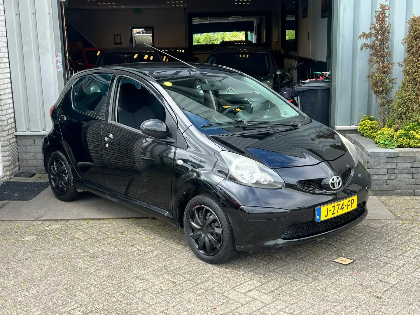 Toyota Aygo 1.0-12V| Carplay| APK Black - 2