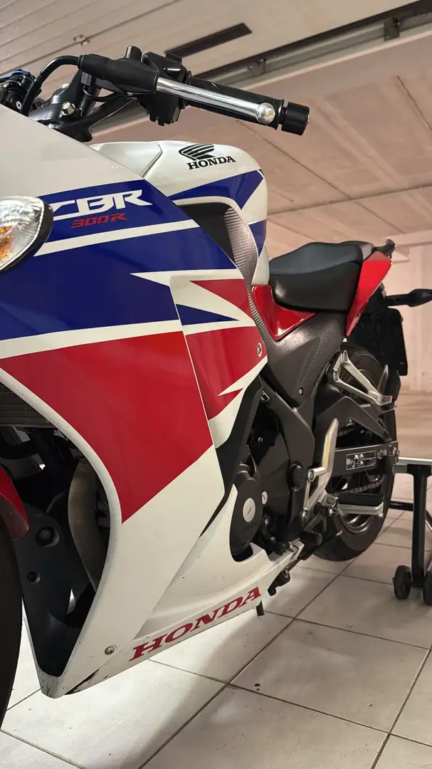 Honda CBR 300 R - 2