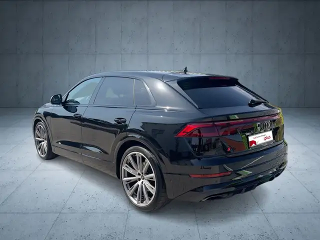 Audi Q8 view 3