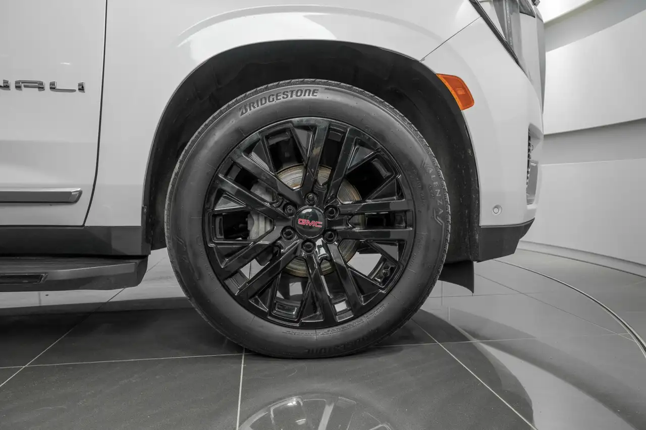 GMC Yukon снимка GMC Yukon