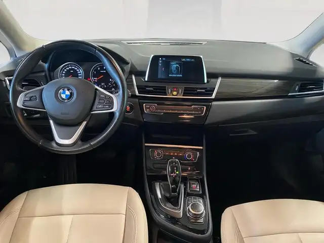 BMW 2 Series view 6