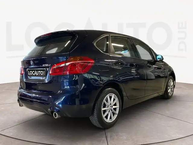BMW 2 Series view 4