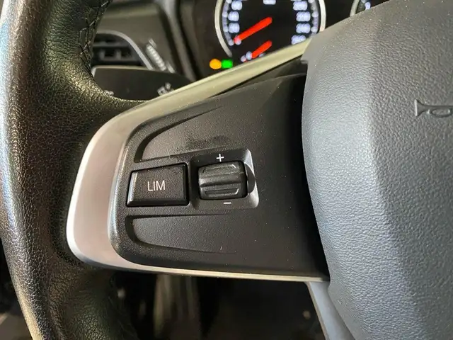 BMW 2 Series view 13
