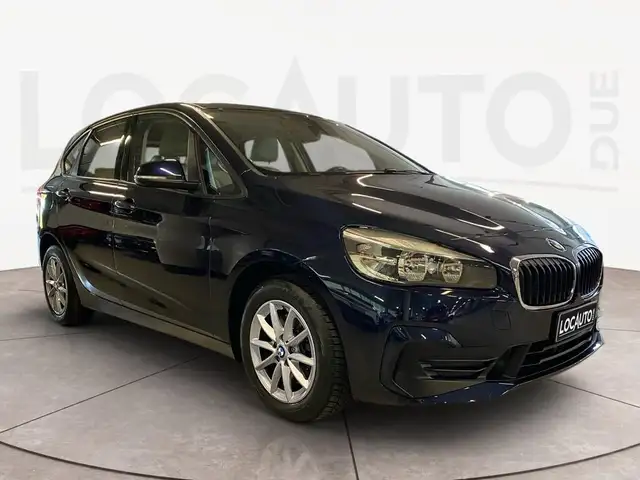 BMW 2 Series view 3