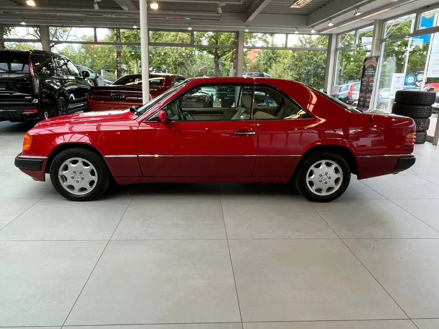 Mercedes-Benz 300 CE H-Kennzeichen Červená - 2