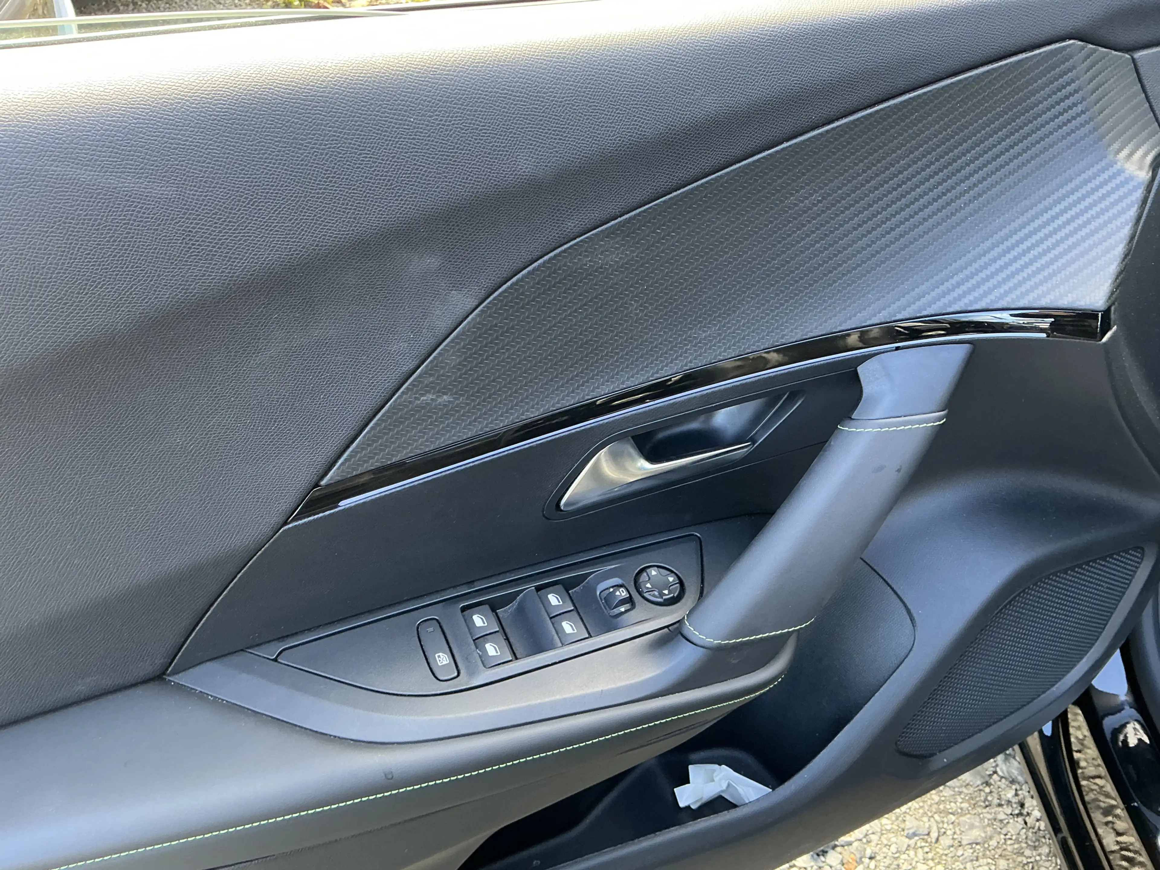Peugeot 2008 Mild-Hybrid GT Teil-Leder 360Cam ACC LED — photo 6