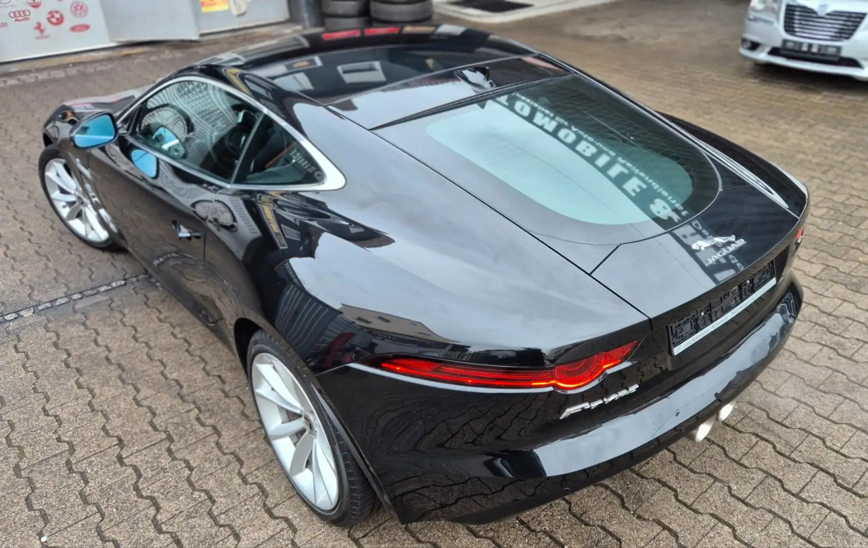 Jaguar F-Type F-TYPE 3,0V6 Coupe Panorama-1.Hand-Sport Schwarz - 2