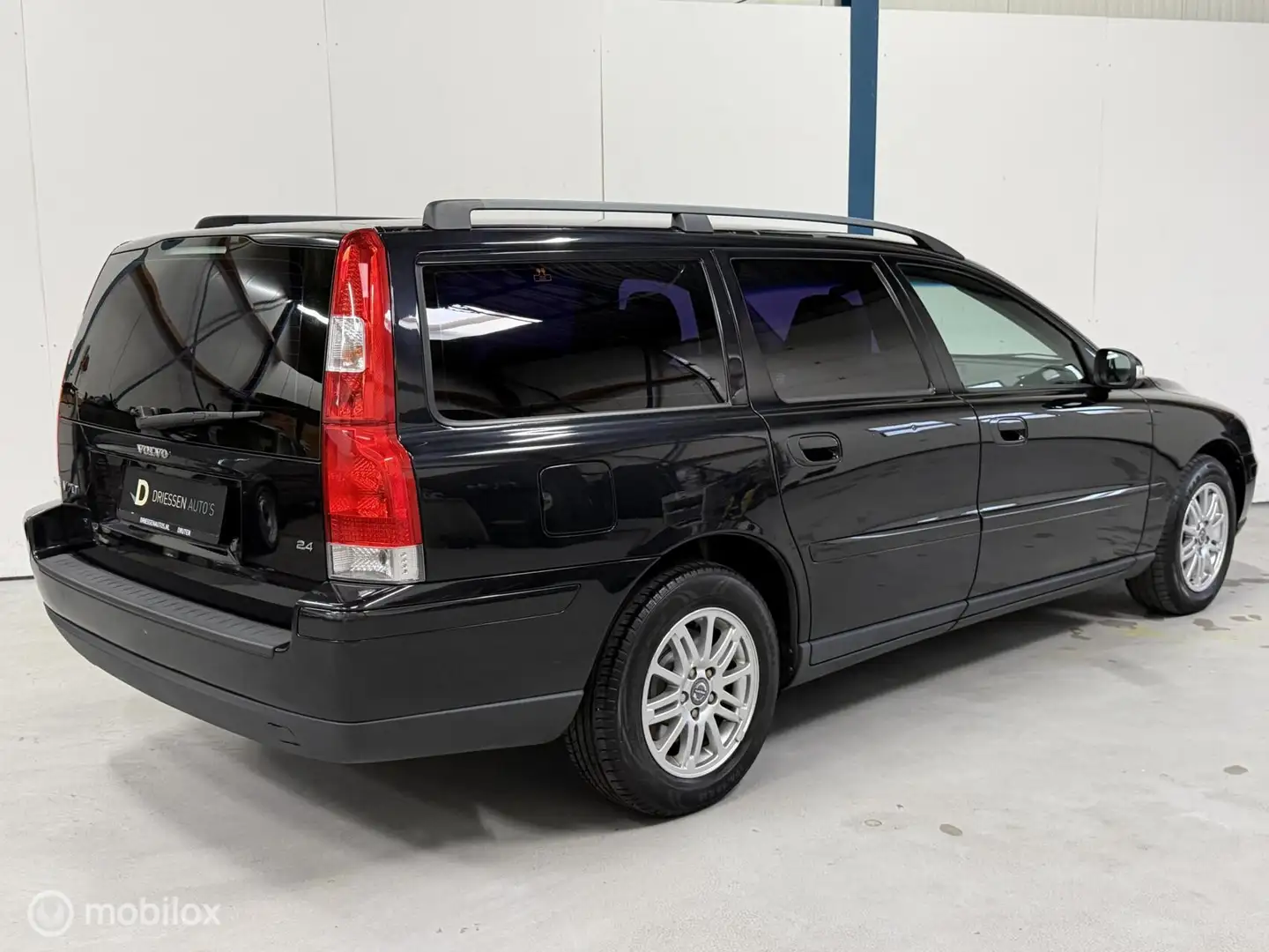 Volvo V70 2.4 Kinetic 170PK / YOUNGTIMER Noir - 2