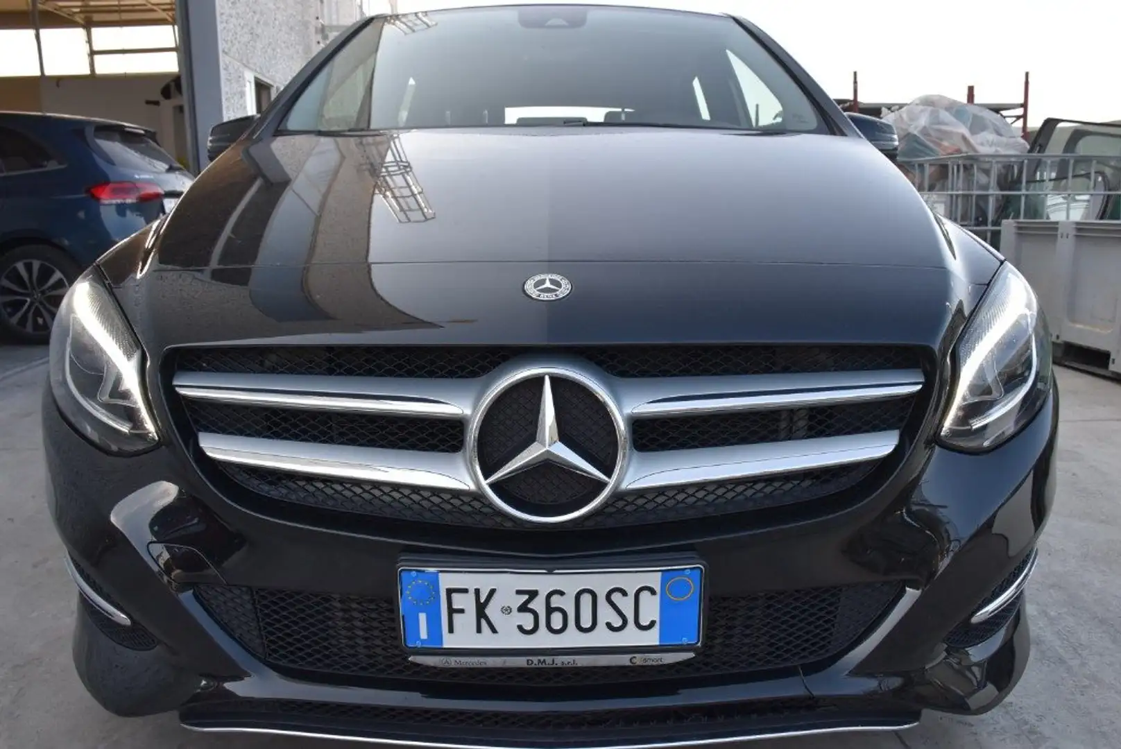 Mercedes-Benz B 180 d Premium *Navigatore, Telecamera* Nero - 2