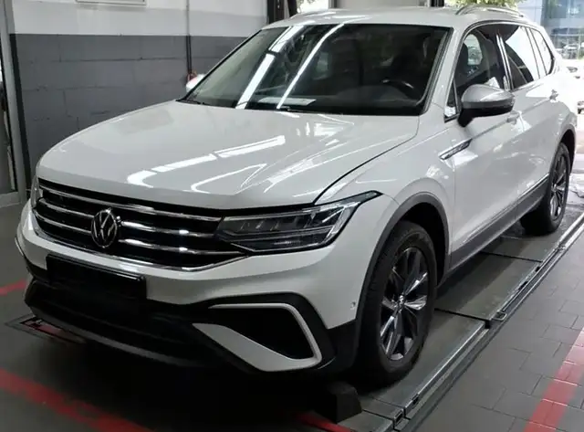 Volkswagen Tiguan Allspace Tiguan 2,0 TDI SCR DSG Allspace+AHK+NAVI+Standh...