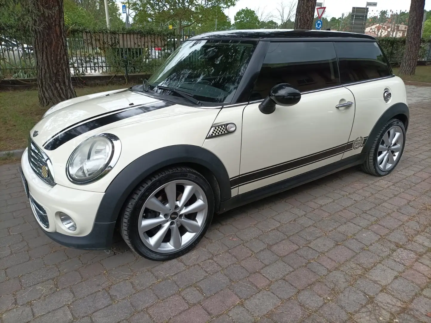 MINI Cooper D Mini 1.6 Cooper D 112cv FL Beige - 1