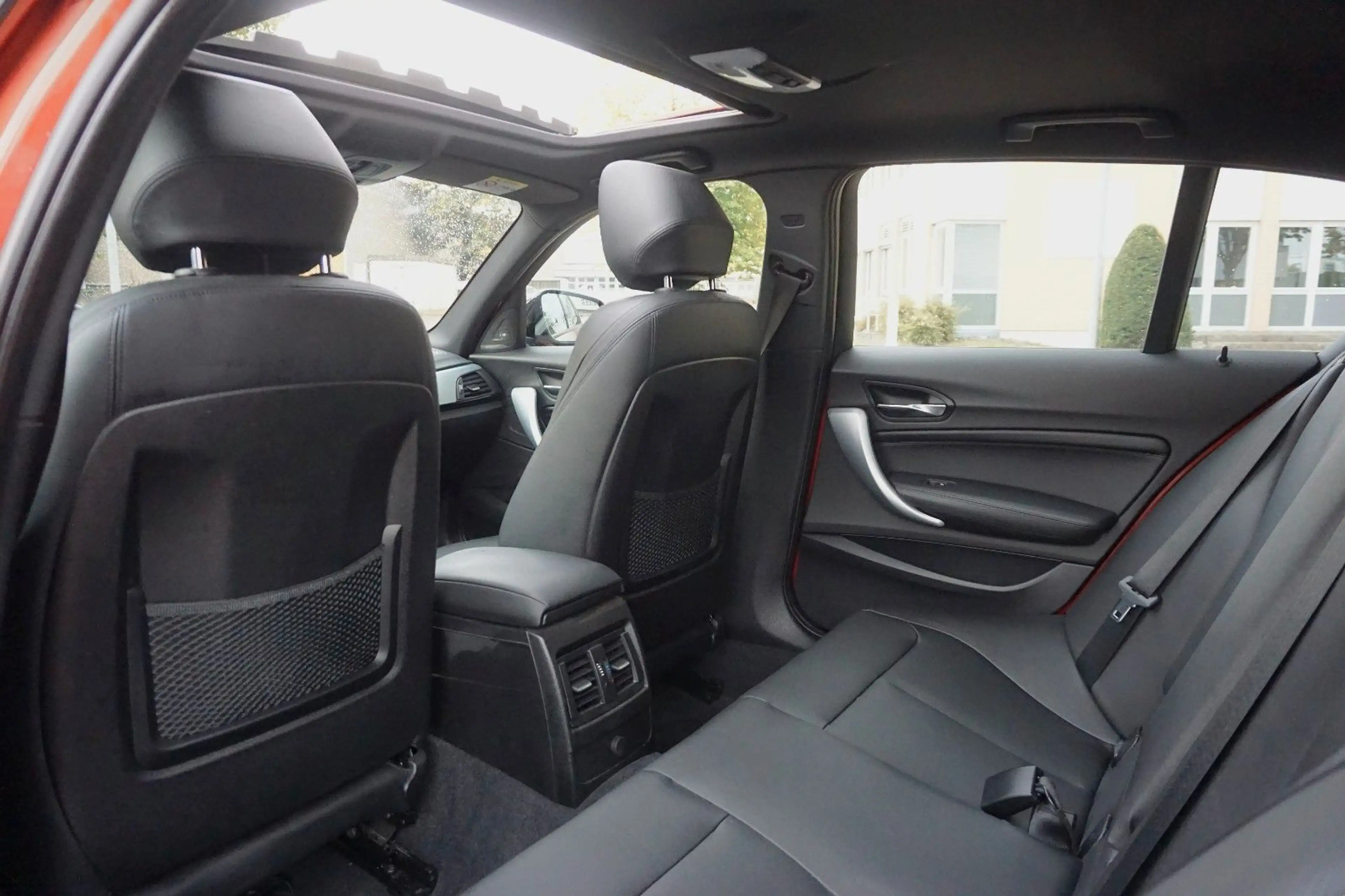 BMW 135 i xDrive / Schiebedach / Leder / R-Kam./ HK — photo 11