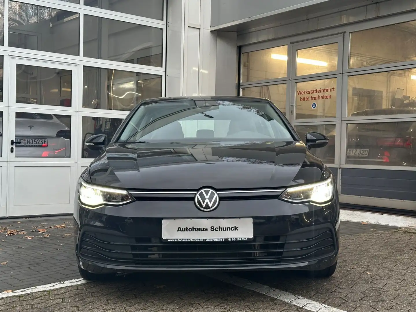 Volkswagen Golf VIII 2.0 TDI LIFE/SHZ/NAVI/PDC/VIRTUAL/AHK Schwarz - 2