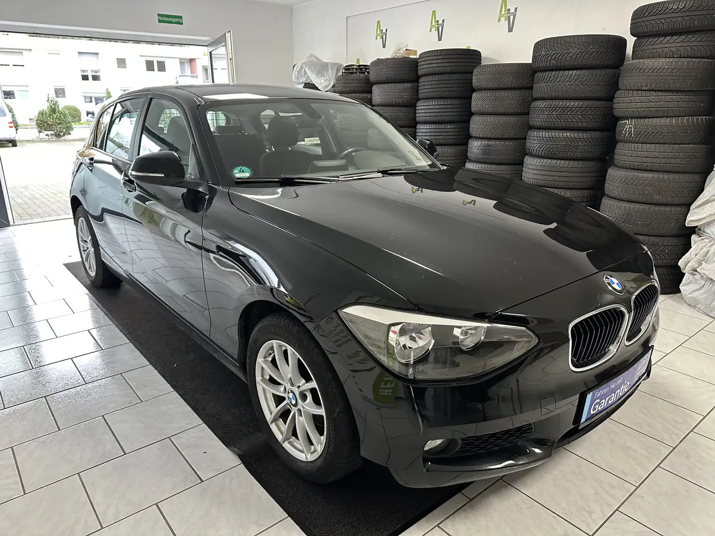 BMW 116 116 i*PDC+SITZH.* Schwarz - 2