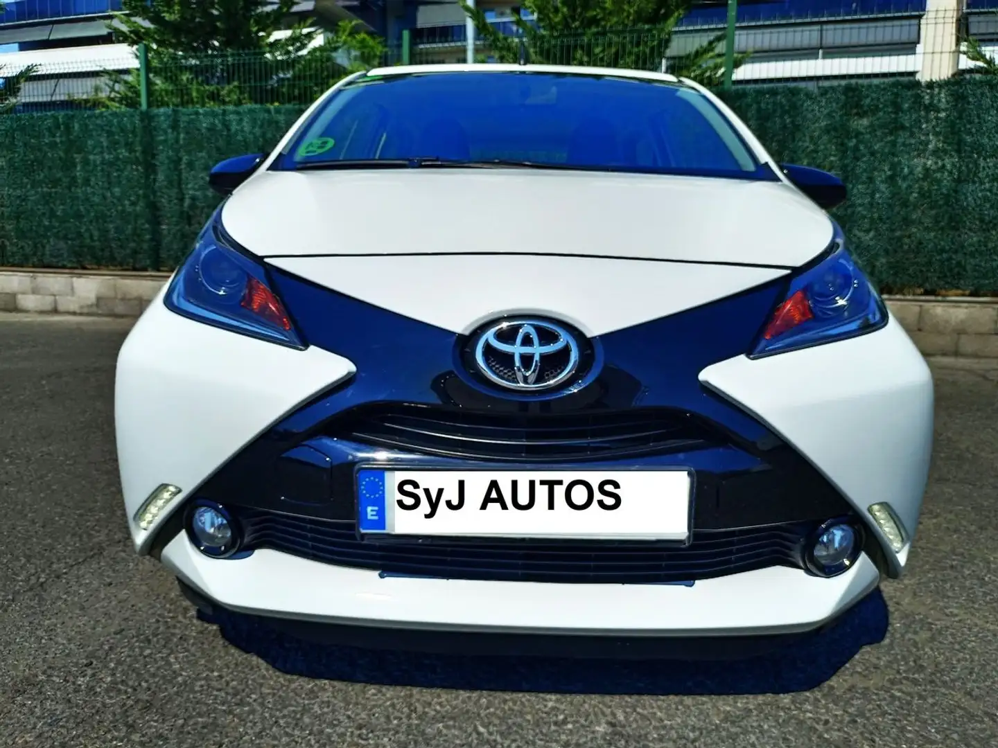 Toyota Aygo 1.0 VVT-i x-sky x-shift Blanco - 2
