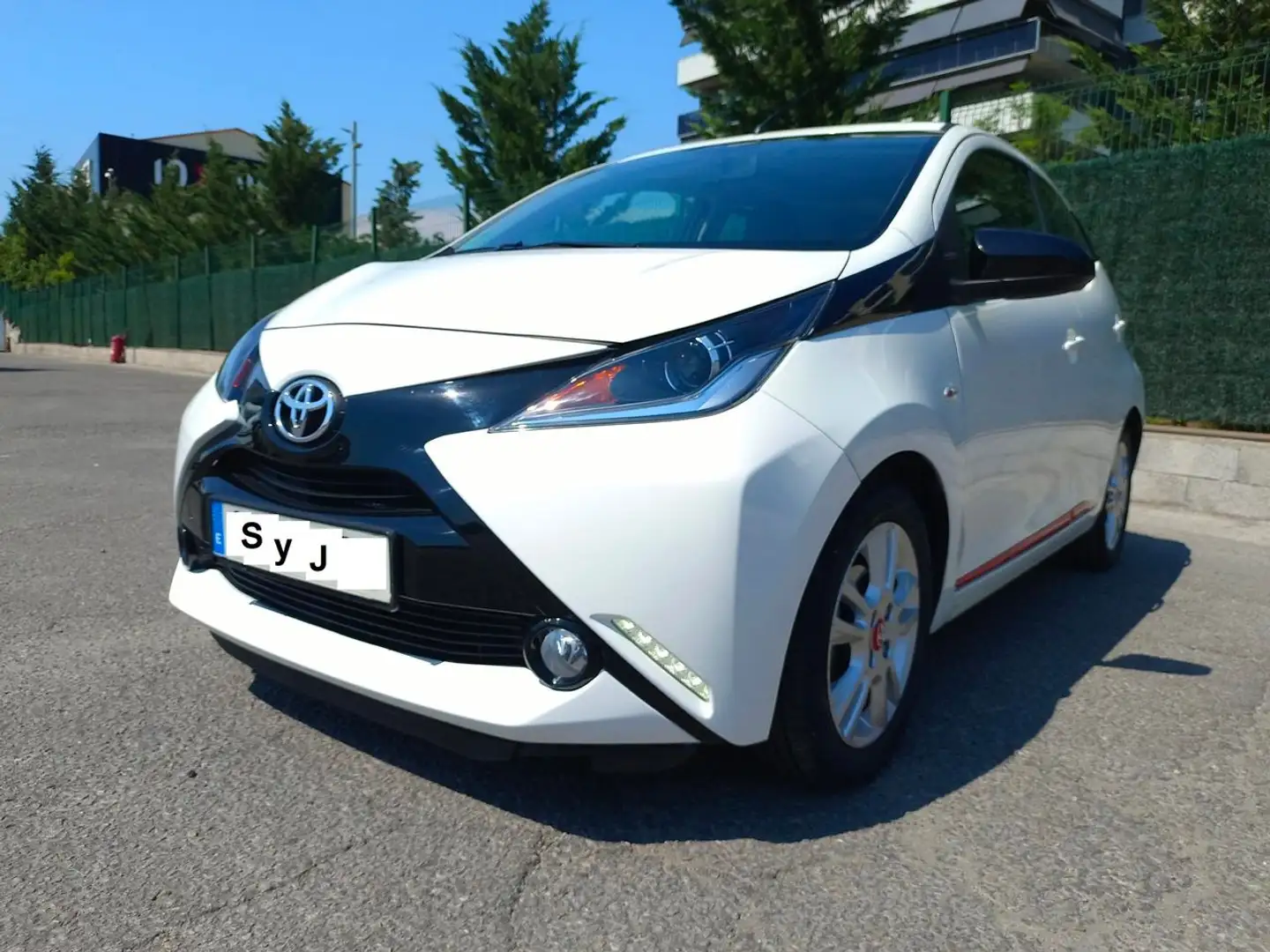 Toyota Aygo 1.0 VVT-i x-sky x-shift Blanco - 1