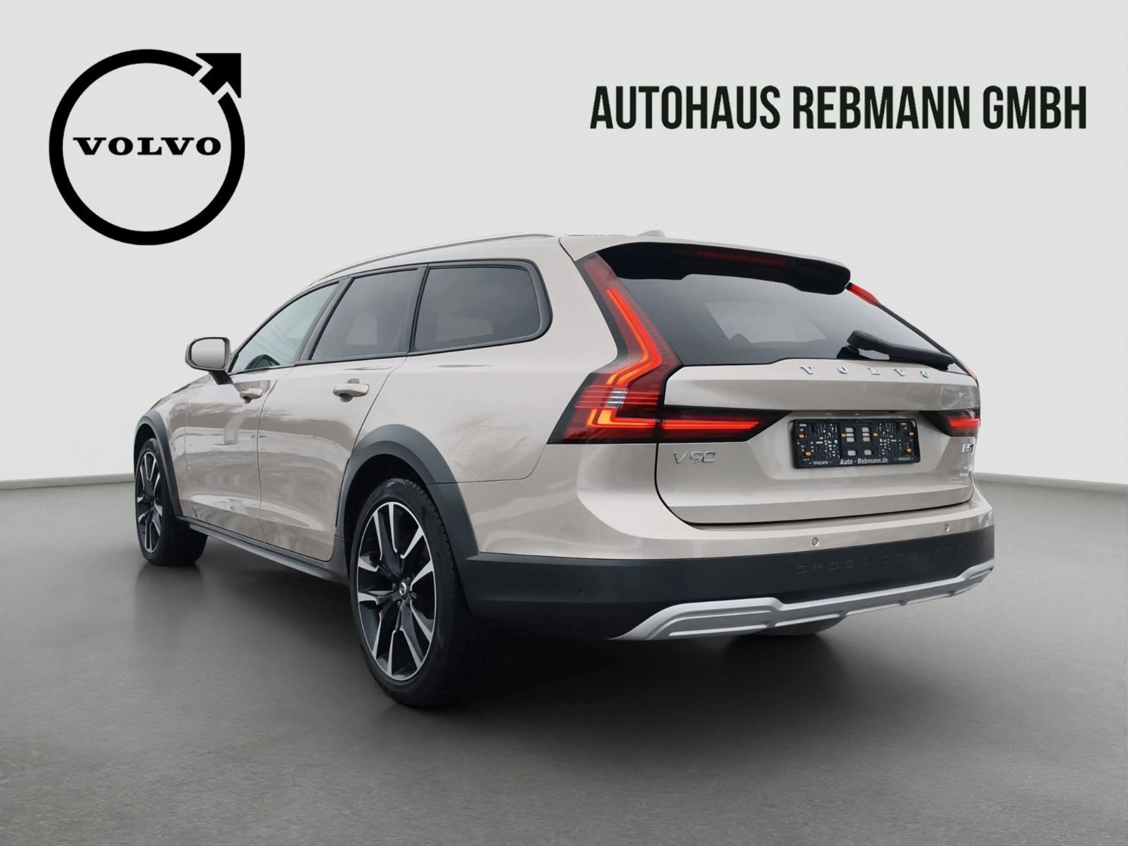 Volvo V90 Cross Country V90 B5 Cross Country Ultimate AWD SD*StdHz*360° — photo 4