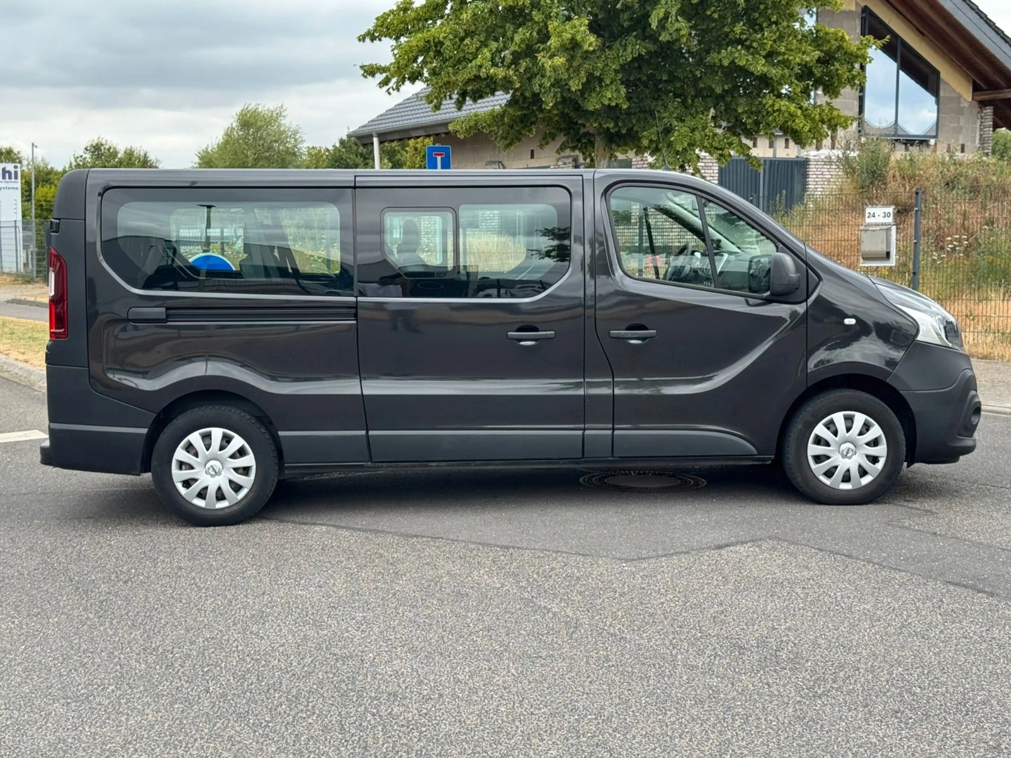 Nissan NV300 Kombi L2H1 2,9t COMFORT *8-Sitz*AHK*RFK* — photo 6