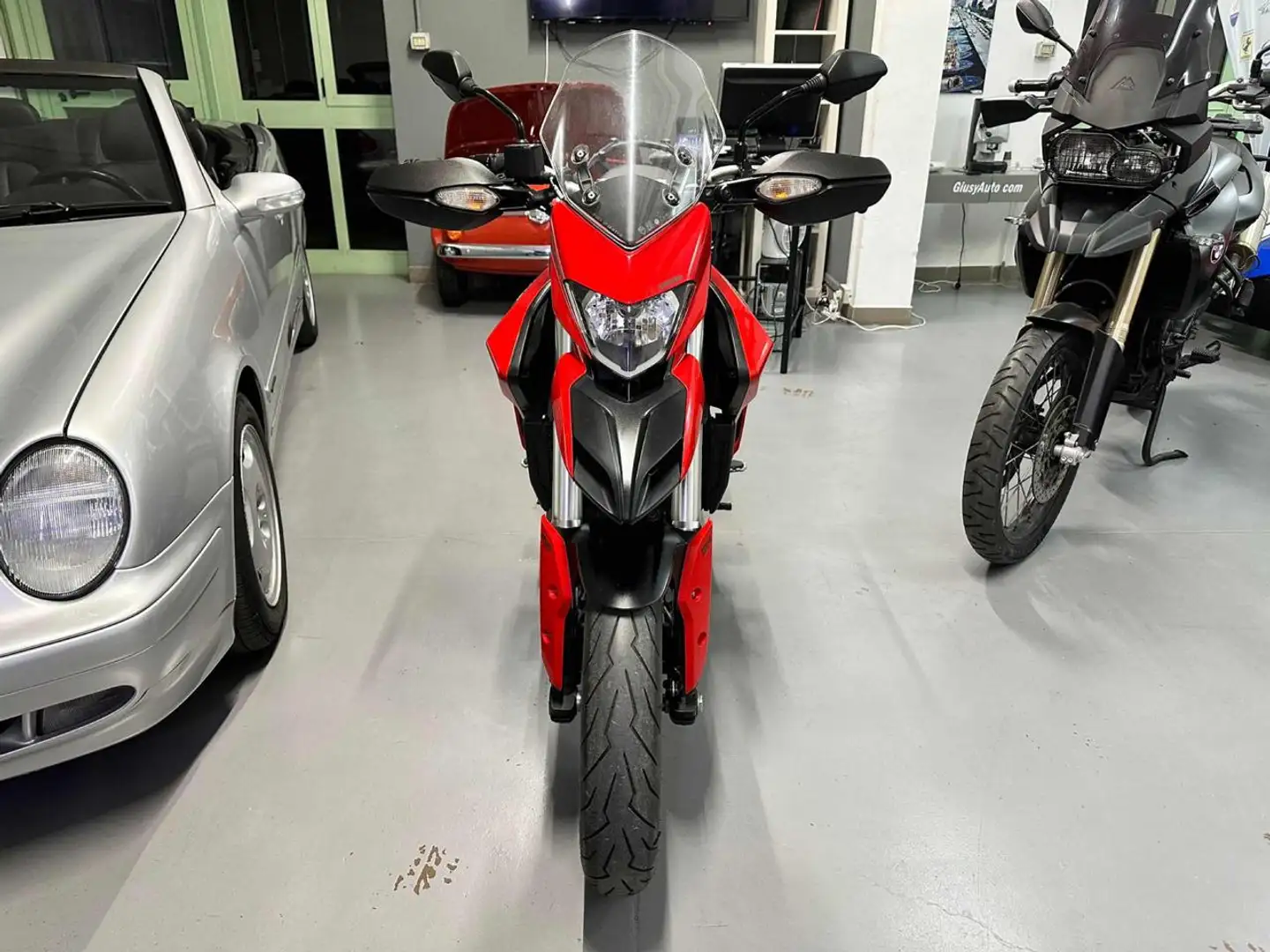 Ducati Hypermotard 821 Red Rosso - 2