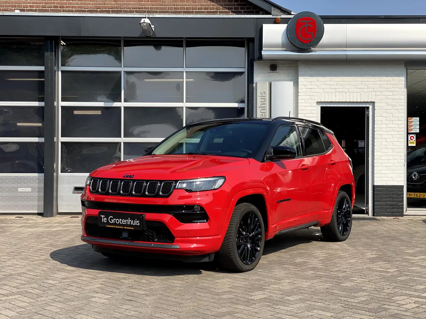 Jeep Compass S 4xe 240 Plug-in Hybrid Electric Rood - 1
