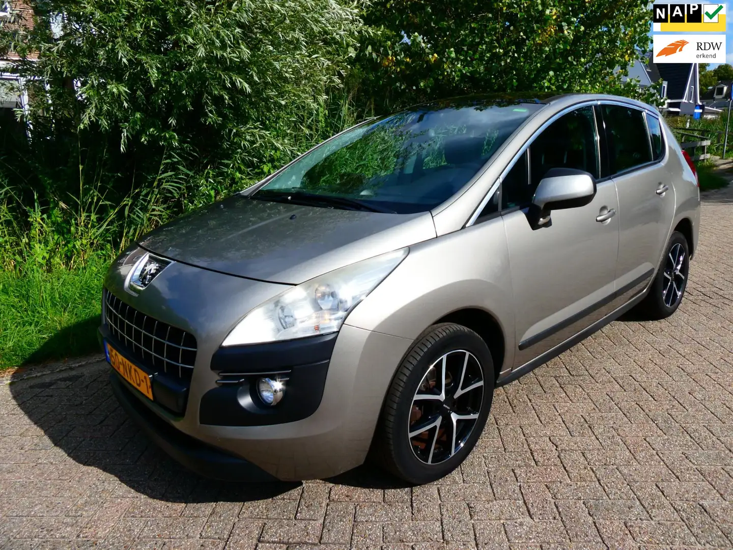 Peugeot 3008 1.6 VTi ST Clima Cruise Navi Trekhaak 1500kg. Hoge Grijs - 1