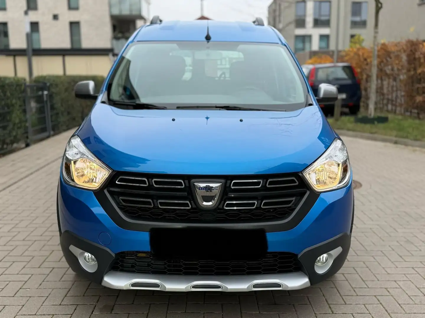 Dacia Dokker Stepway Plus Blau - 2