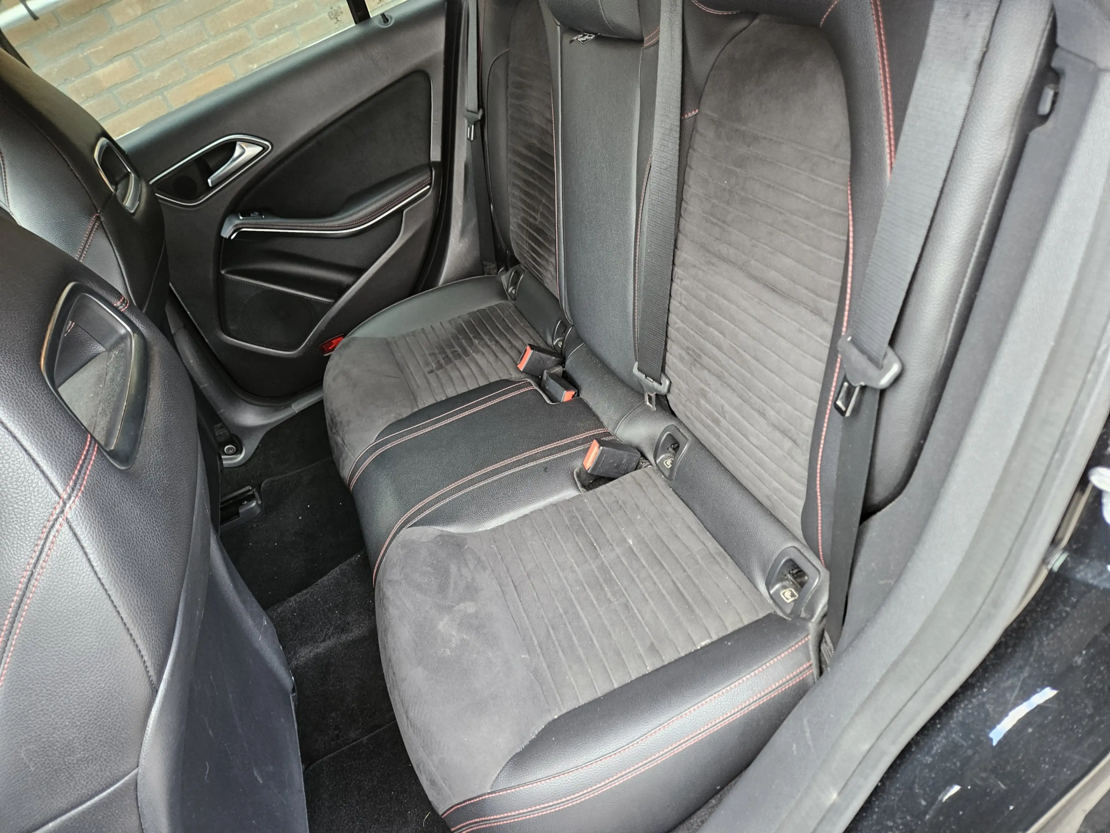 Mercedes-Benz CLA 180 Business Solution AMG Upgrade Edition — photo 20