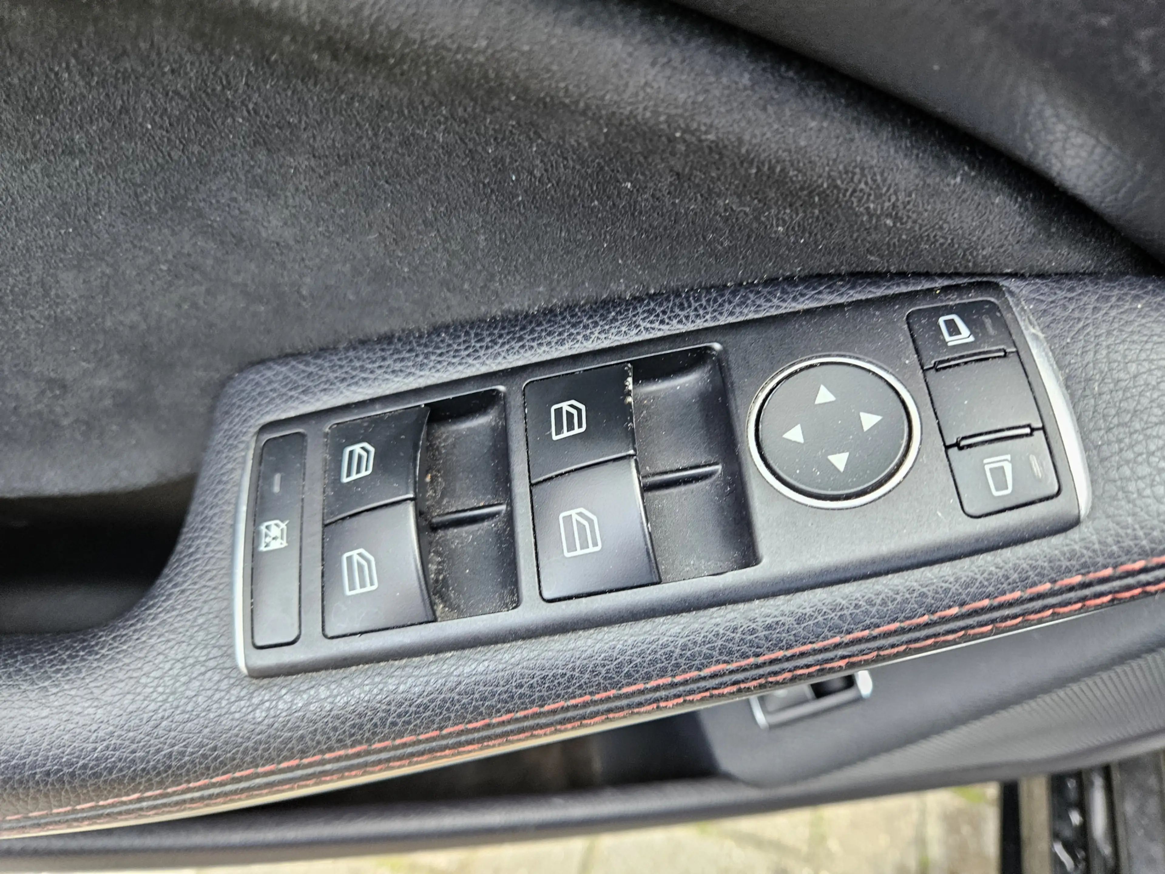 Mercedes-Benz CLA 180 Business Solution AMG Upgrade Edition — photo 6