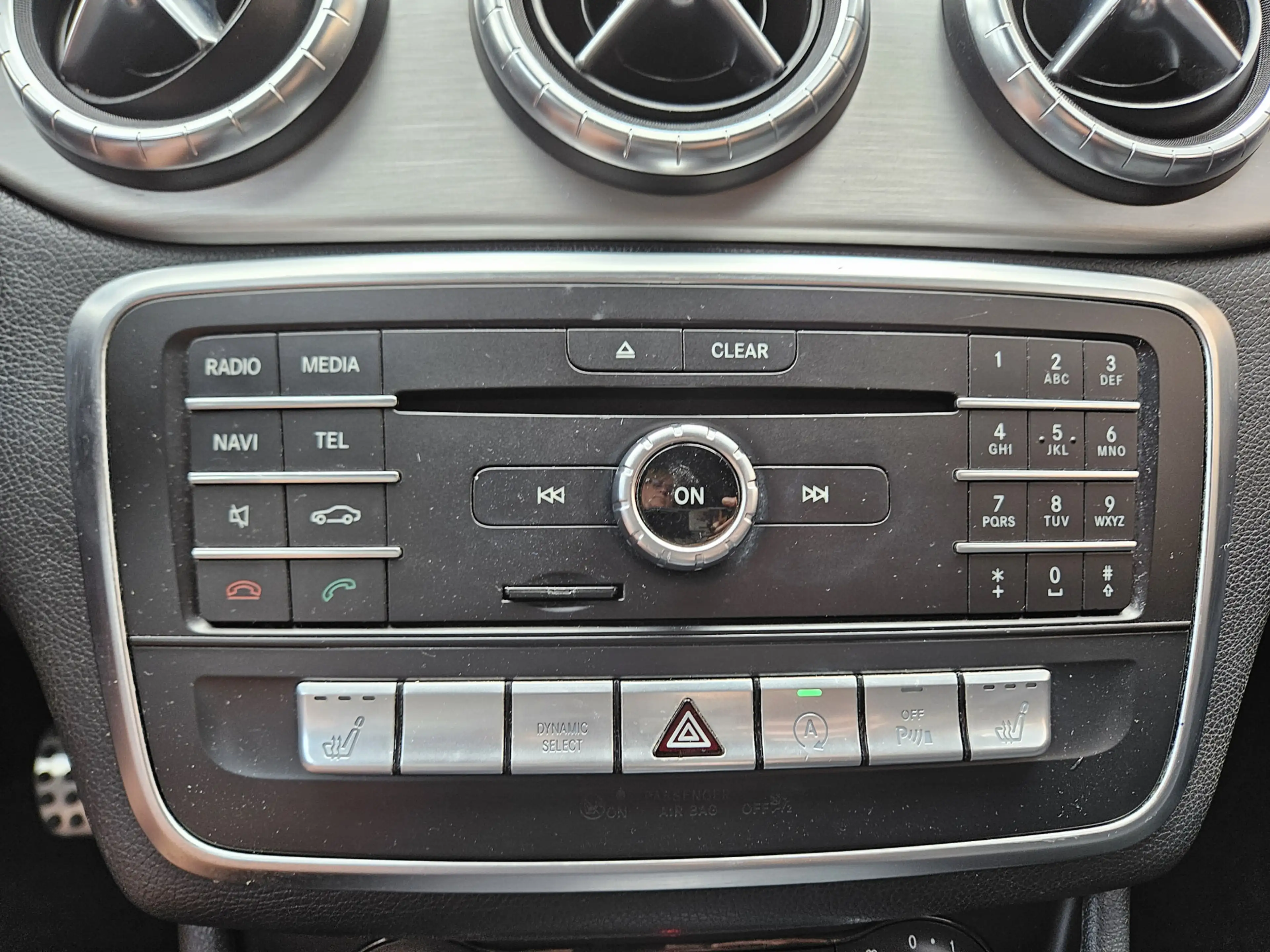 Mercedes-Benz CLA 180 Business Solution AMG Upgrade Edition — photo 12