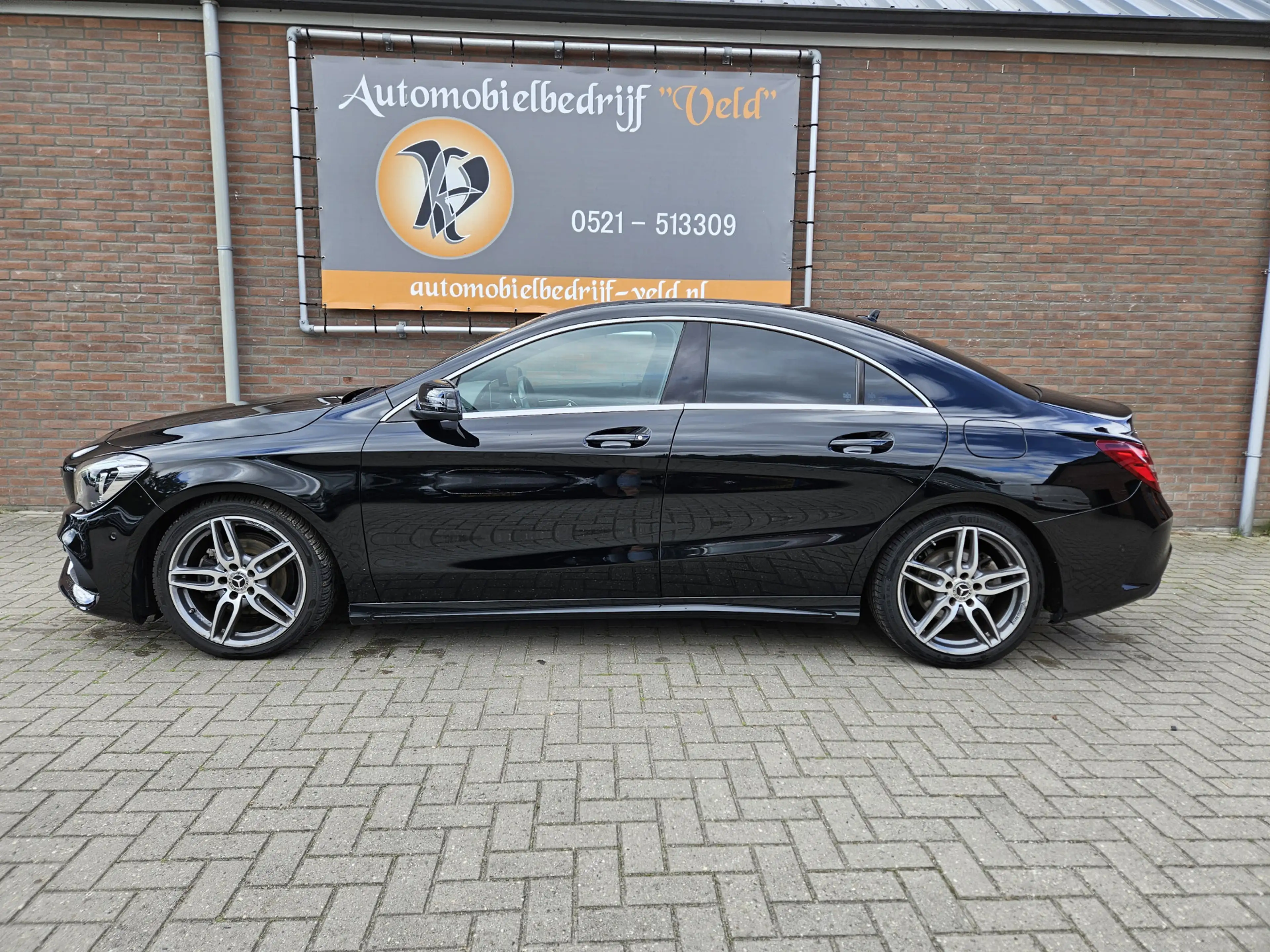 Mercedes-Benz CLA 180 Business Solution AMG Upgrade Edition — photo 3