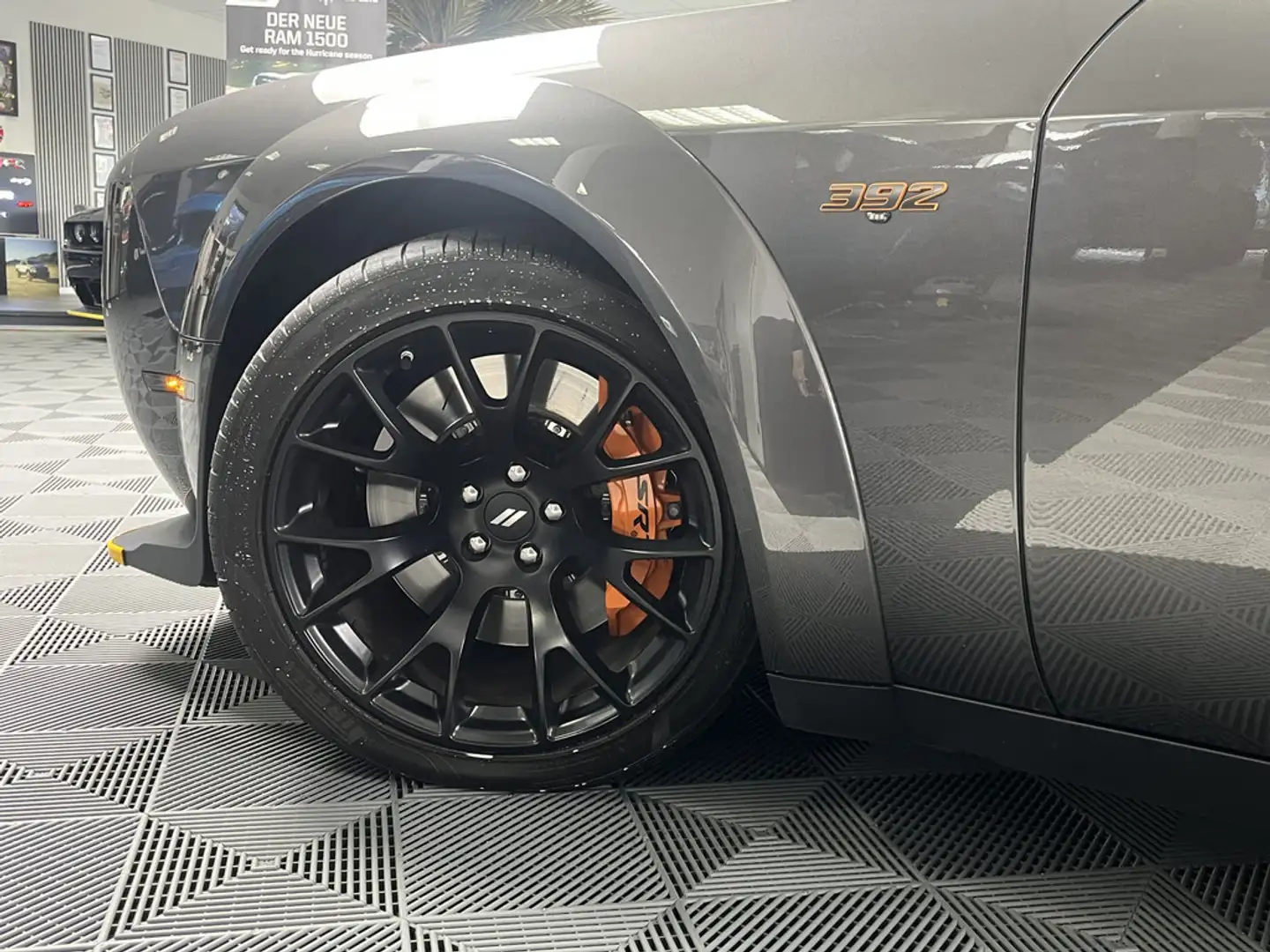 Dodge Challenger Hemi Orange, Scat Pack, LPG, Widebody Last Call Gris - 2