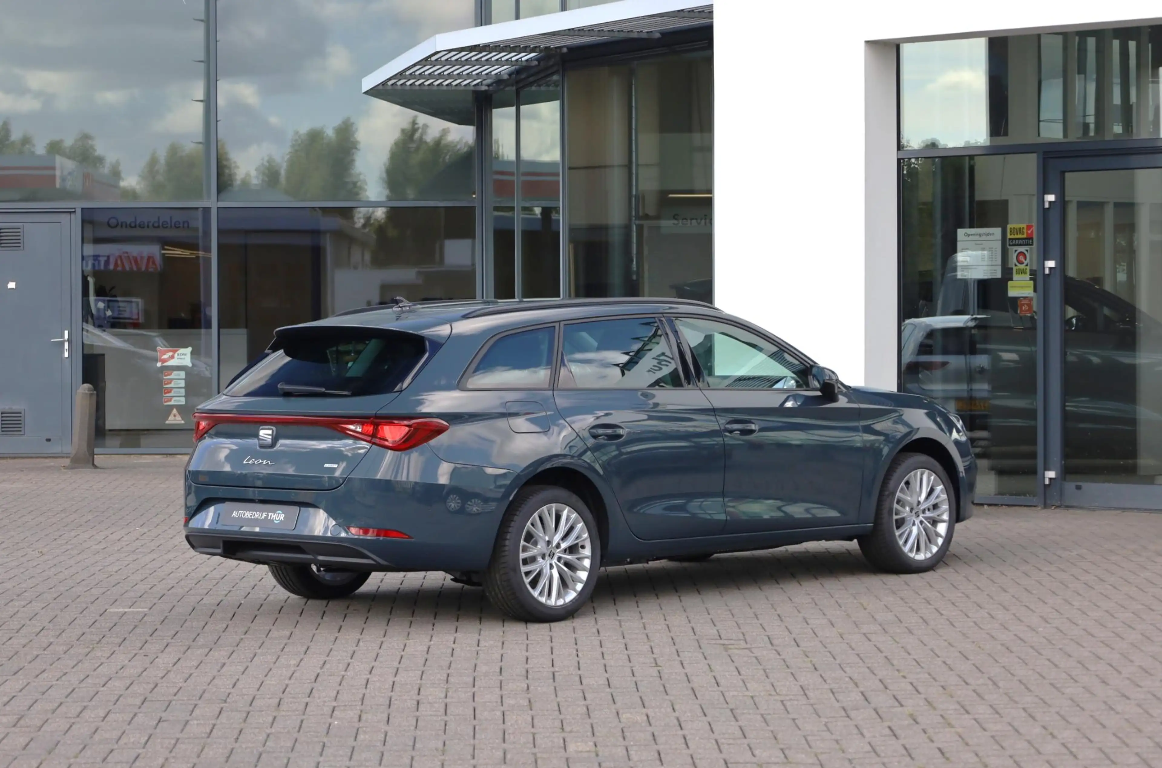 SEAT Leon e-Hybrid Sportstourer 1.5 TSI Style Business Intense 204PK — photo 3